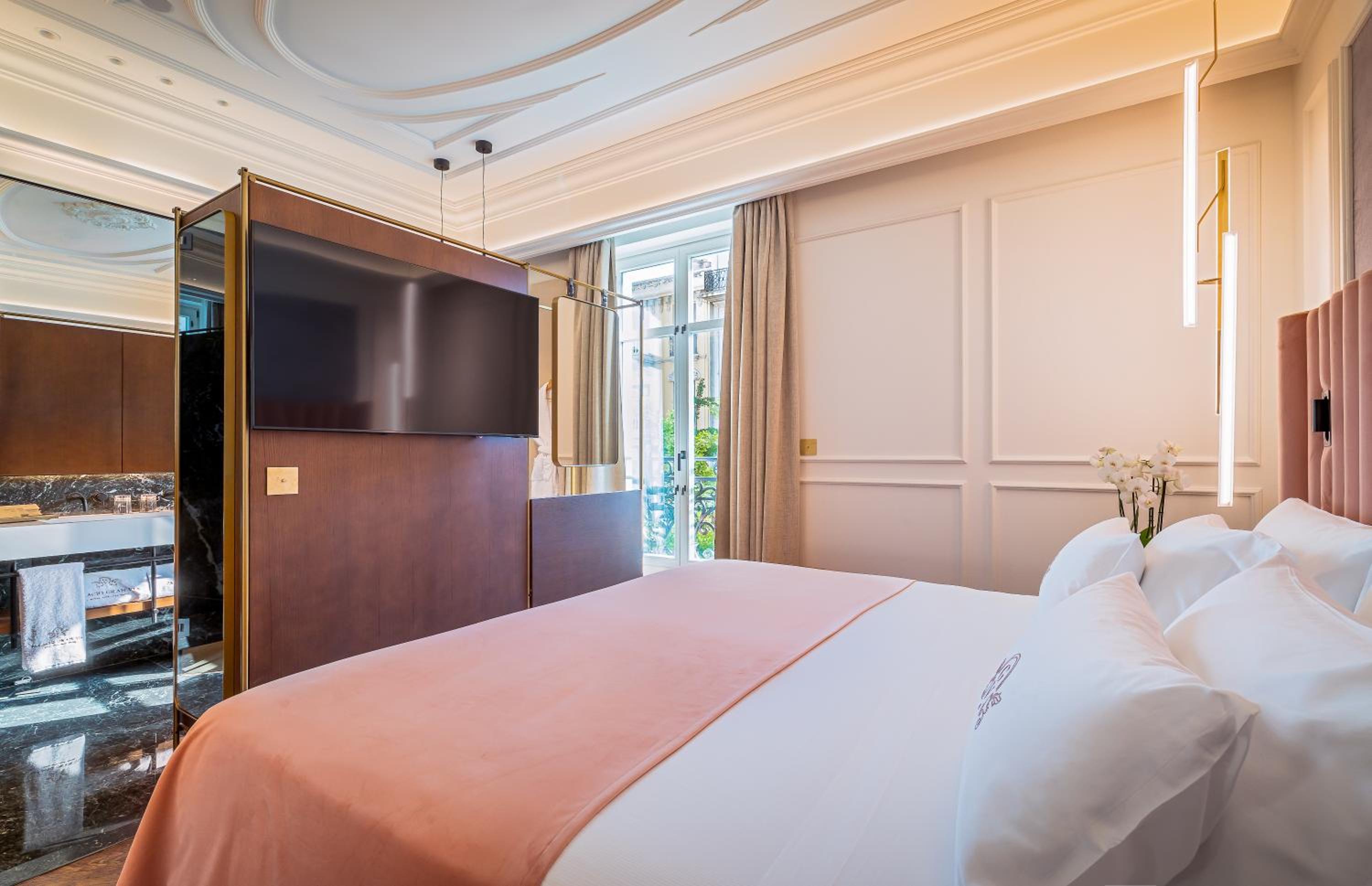 Deluxe  Plus Double Room photo 3
