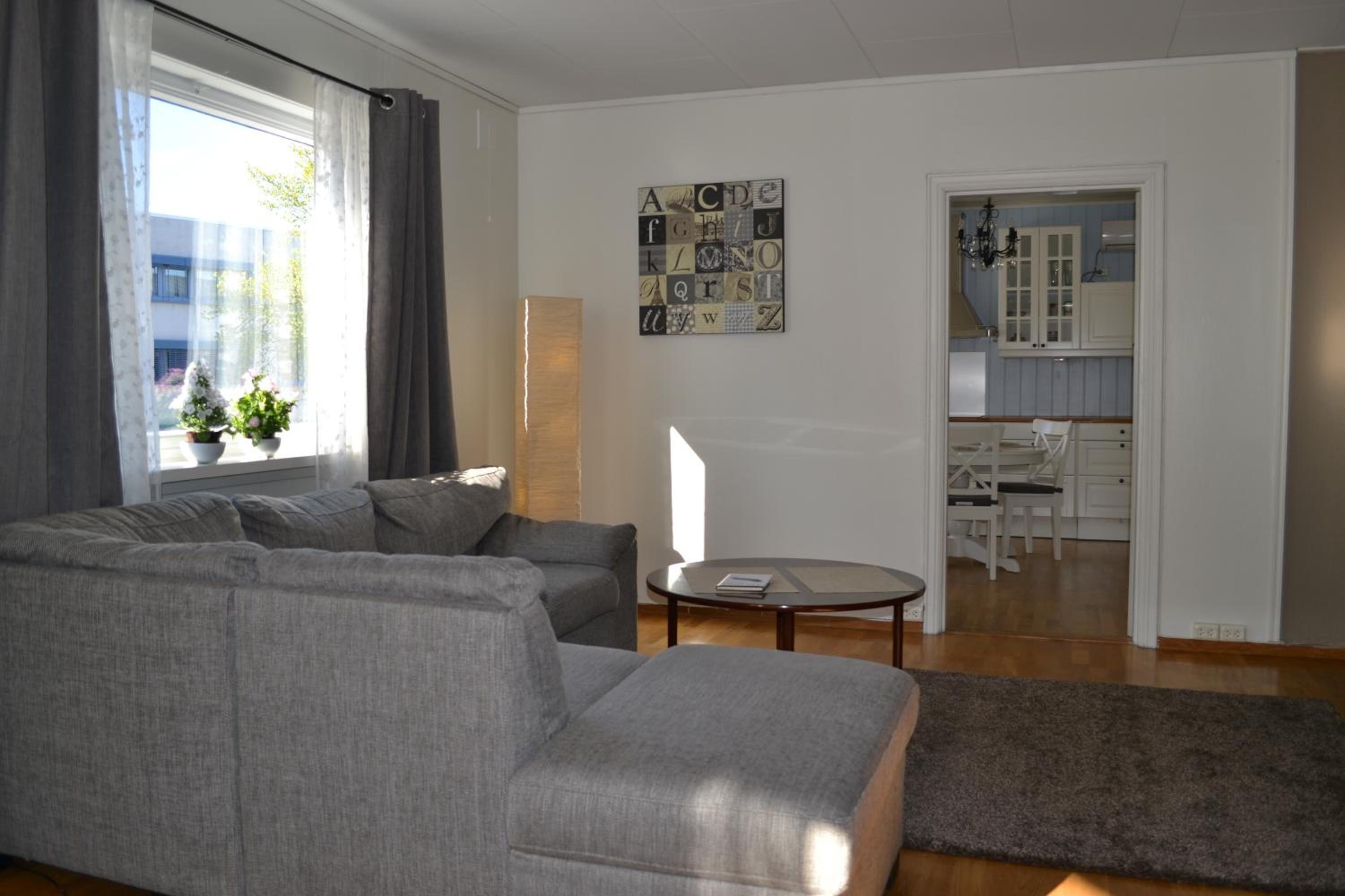 One-Bedroom Apartment - Photo 11