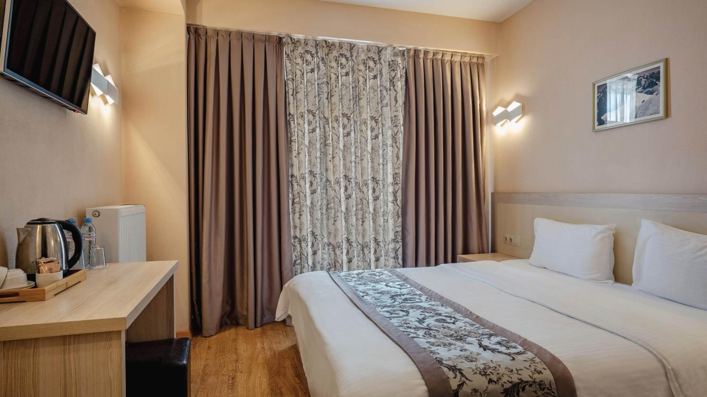 Classic Double or Twin Room Without Balcony