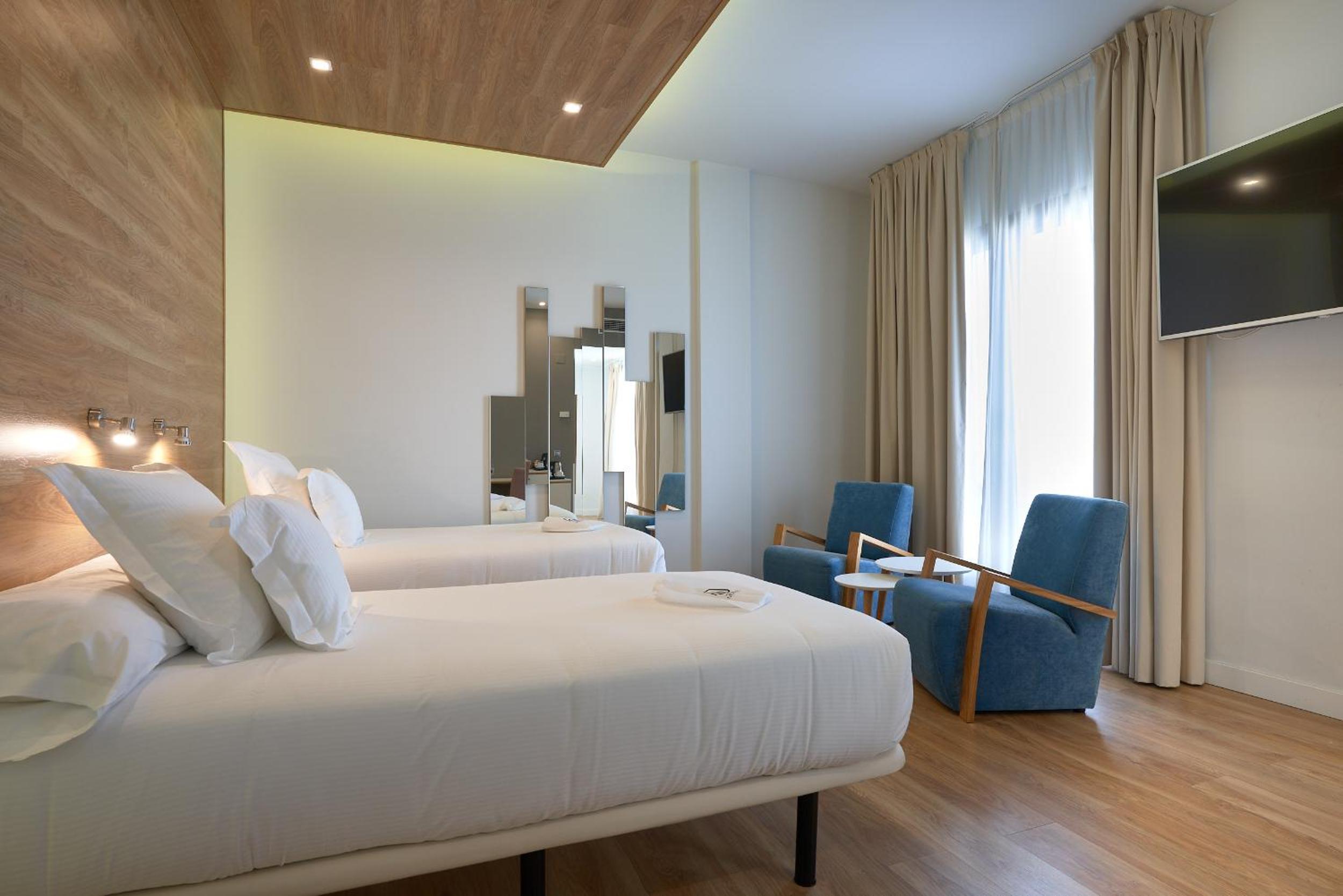 Superior Double or Twin Room - Photo 6