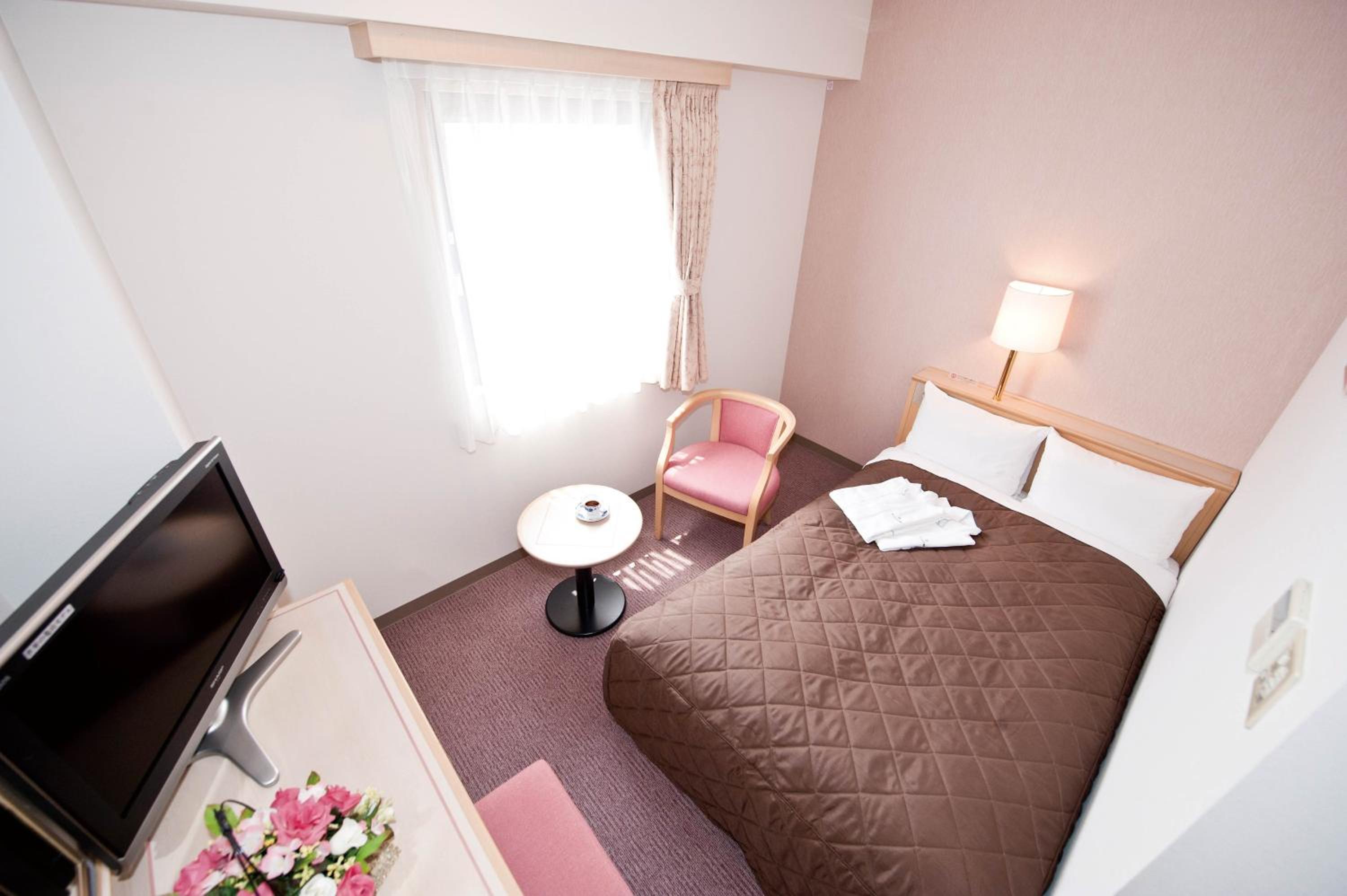 Double Room with Small Double Bed - Non-Smoking photo 2