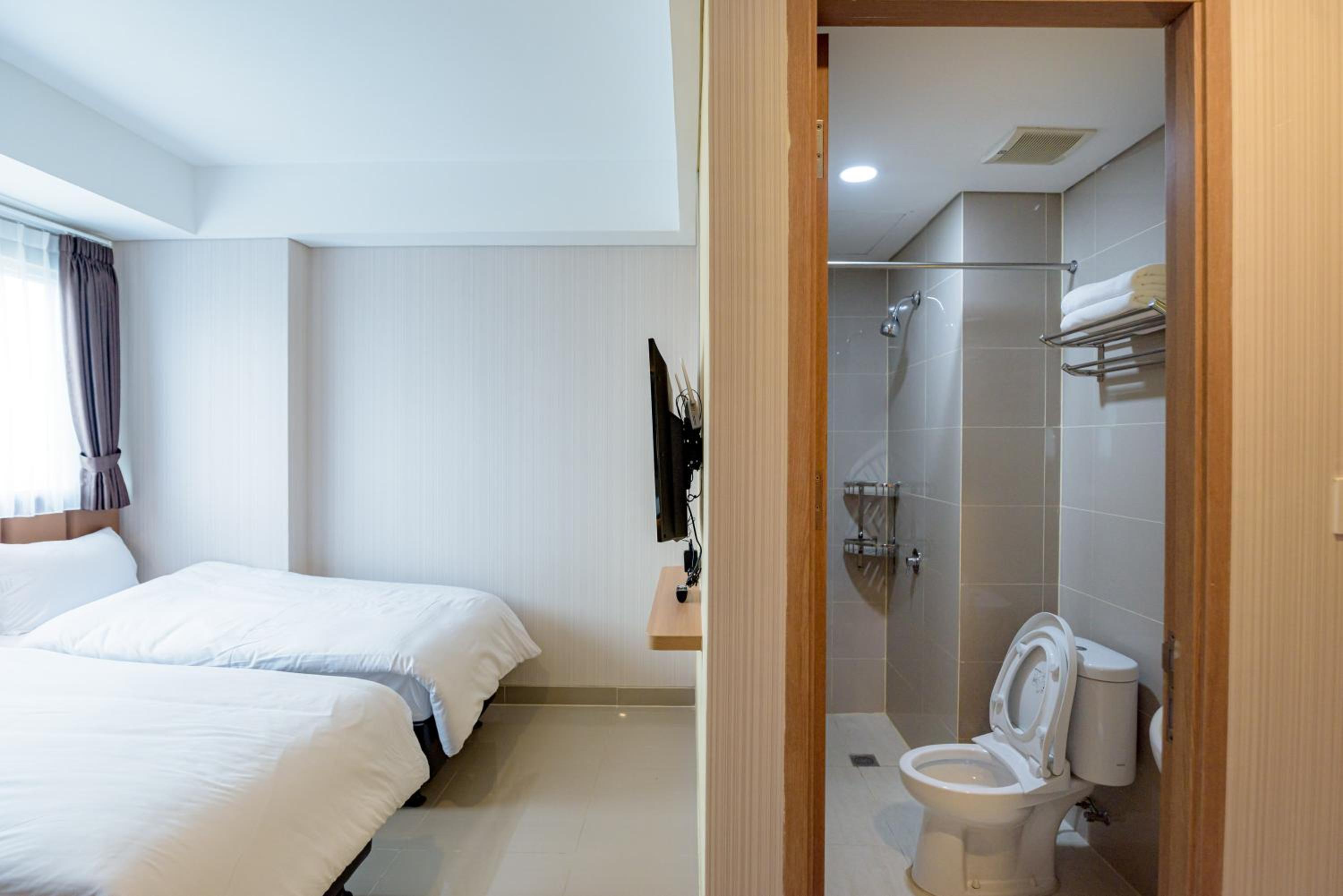 Twin Room - Photo 1