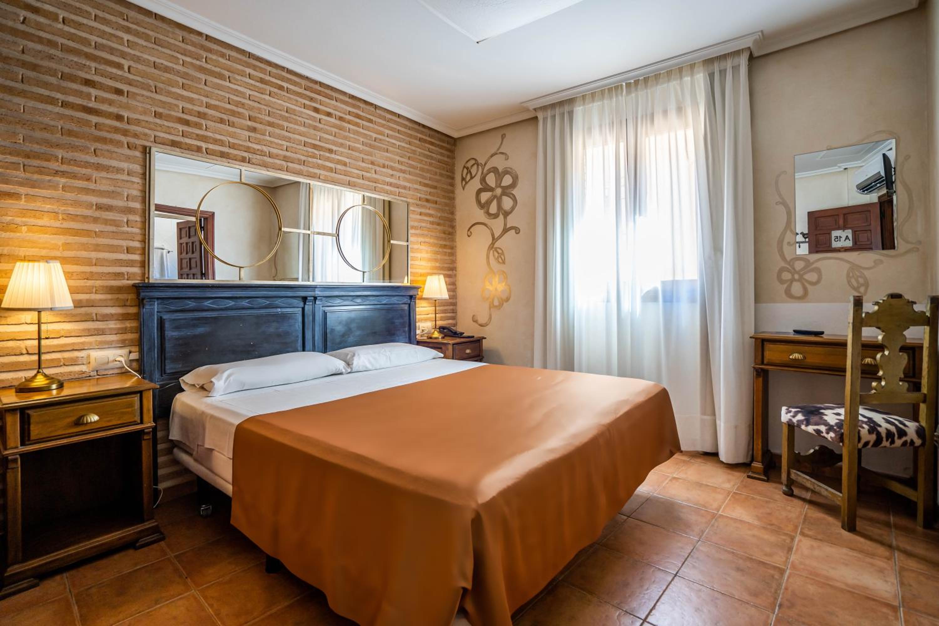 Double or Twin Room (1 Adult) - Photo 1