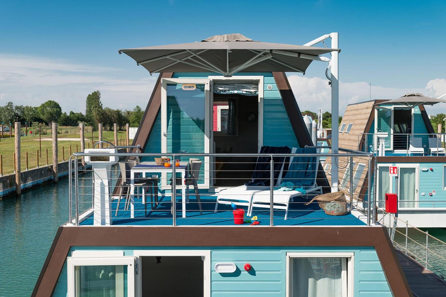 Houseboat  - Photo 6