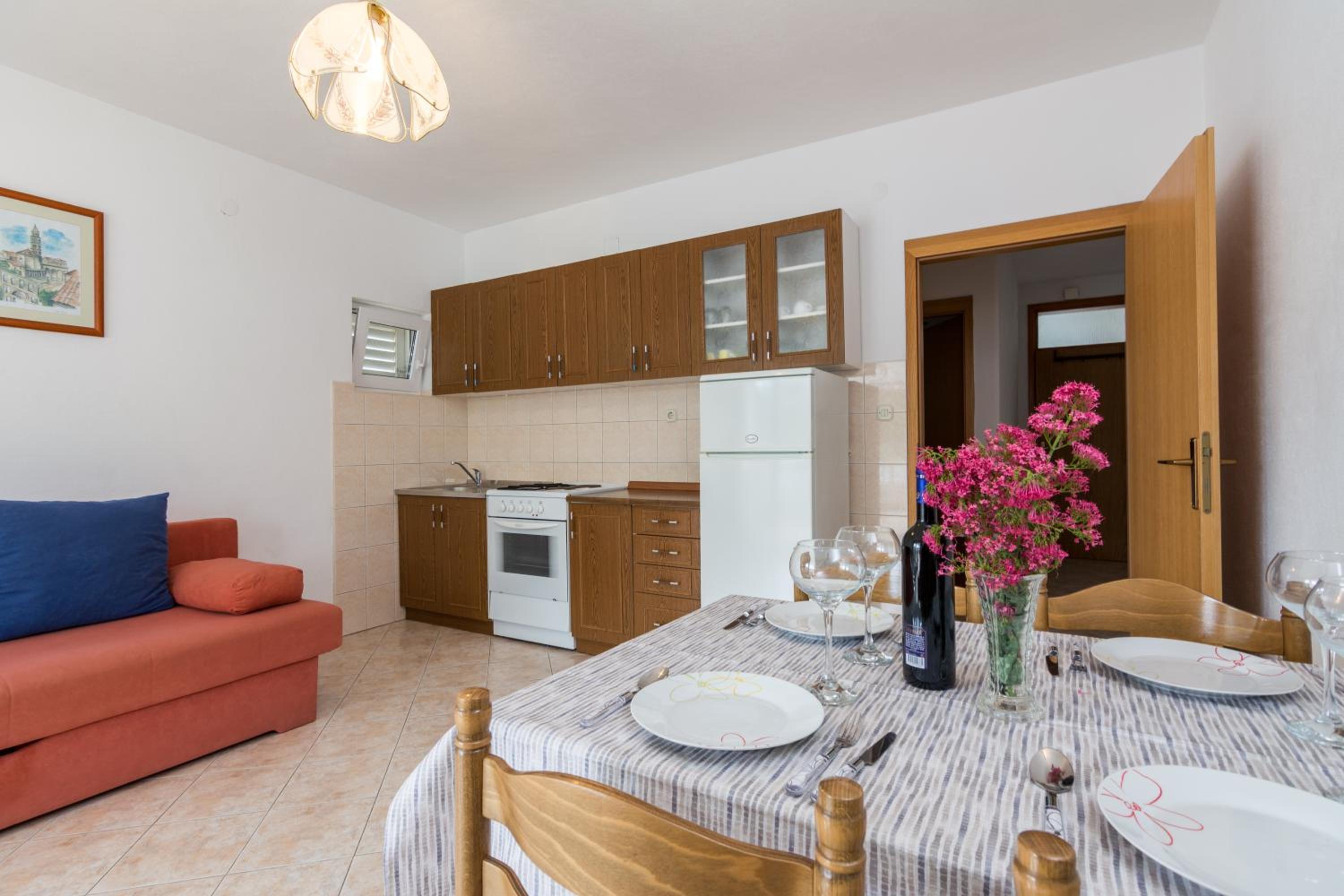 One-Bedroom Apartment (4 Adults) - Photo 3