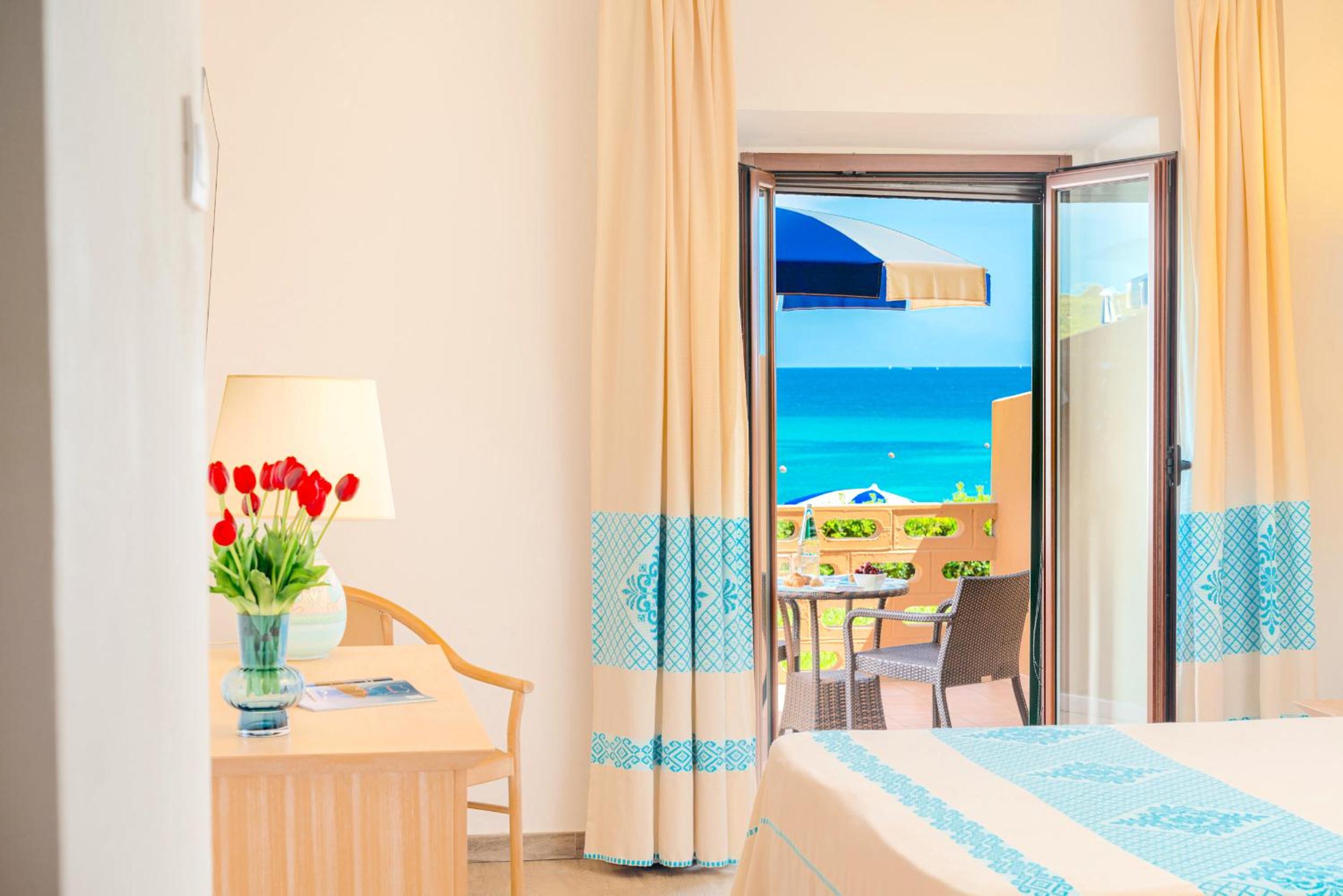 Superior Triple Room with Sea View - Photo 1