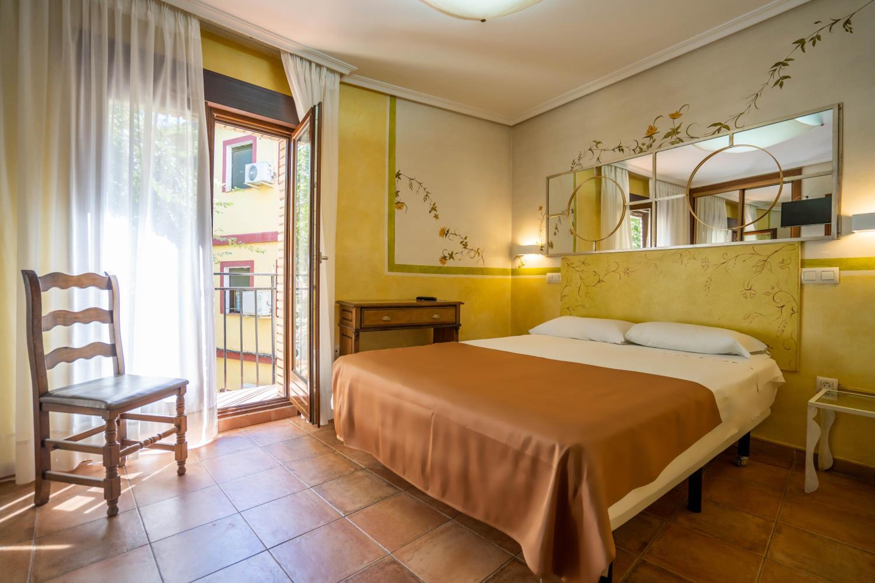 Double or Twin Room (1 Adult) - Photo 3