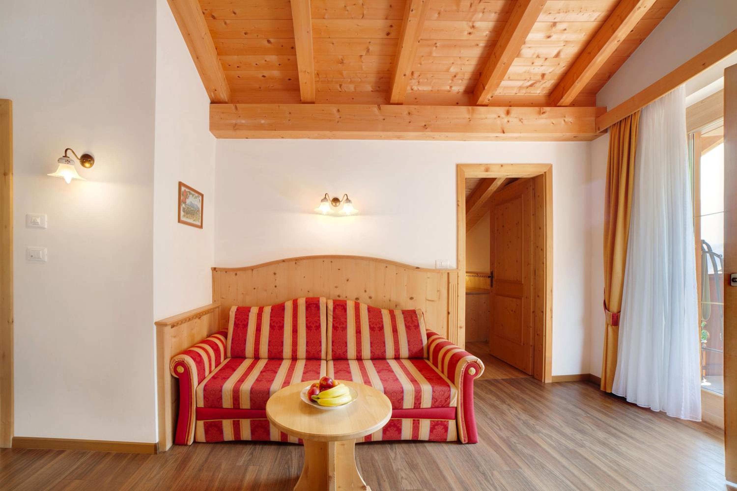 Two-Bedroom Deluxe Apartment with Garden View photo 1