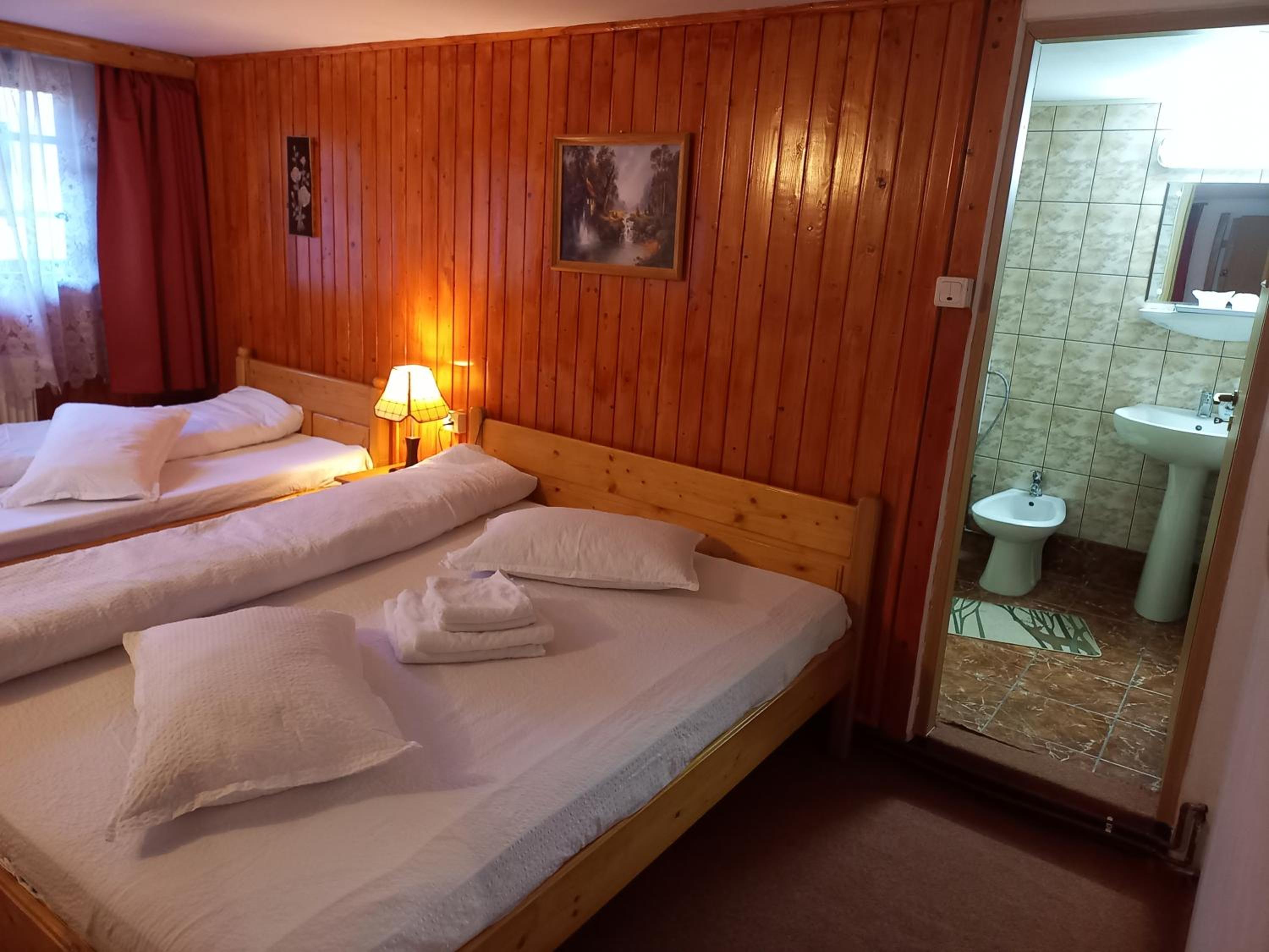 Standard Triple Room photo 2