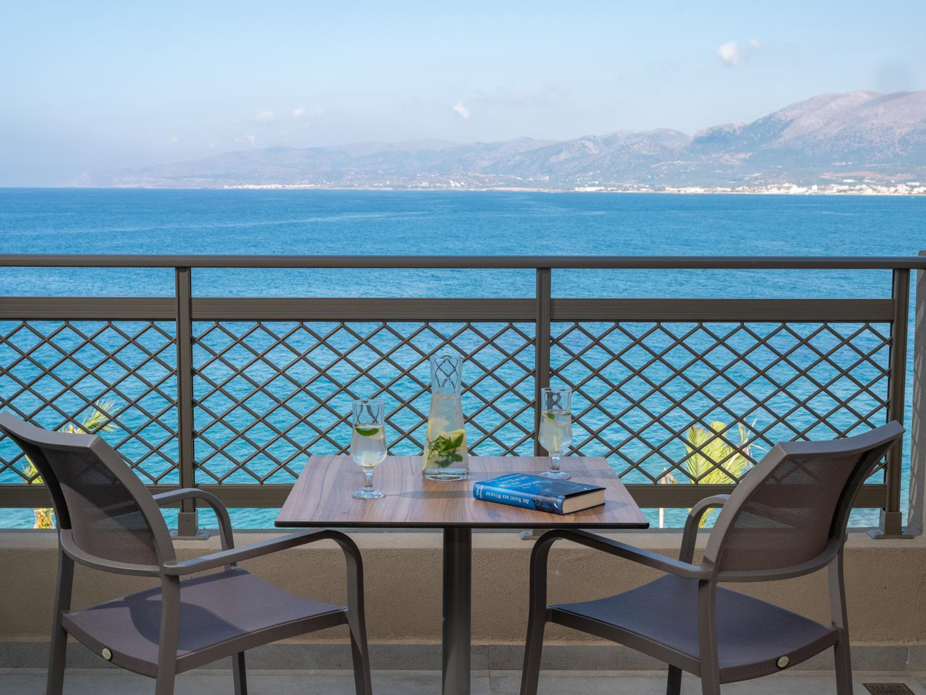 Luxury family room open plan Sea Front view