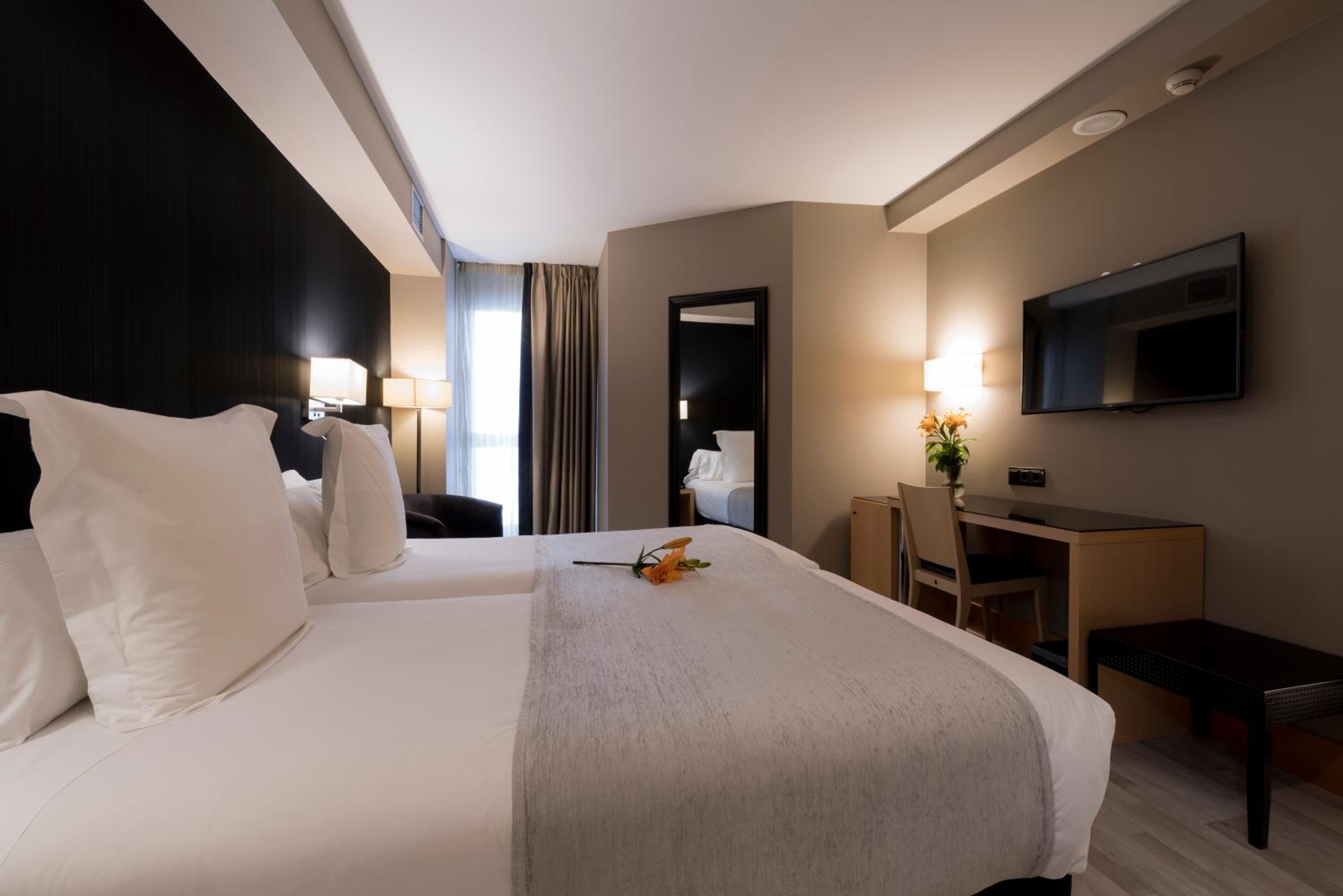Double or Twin Room - Photo 14