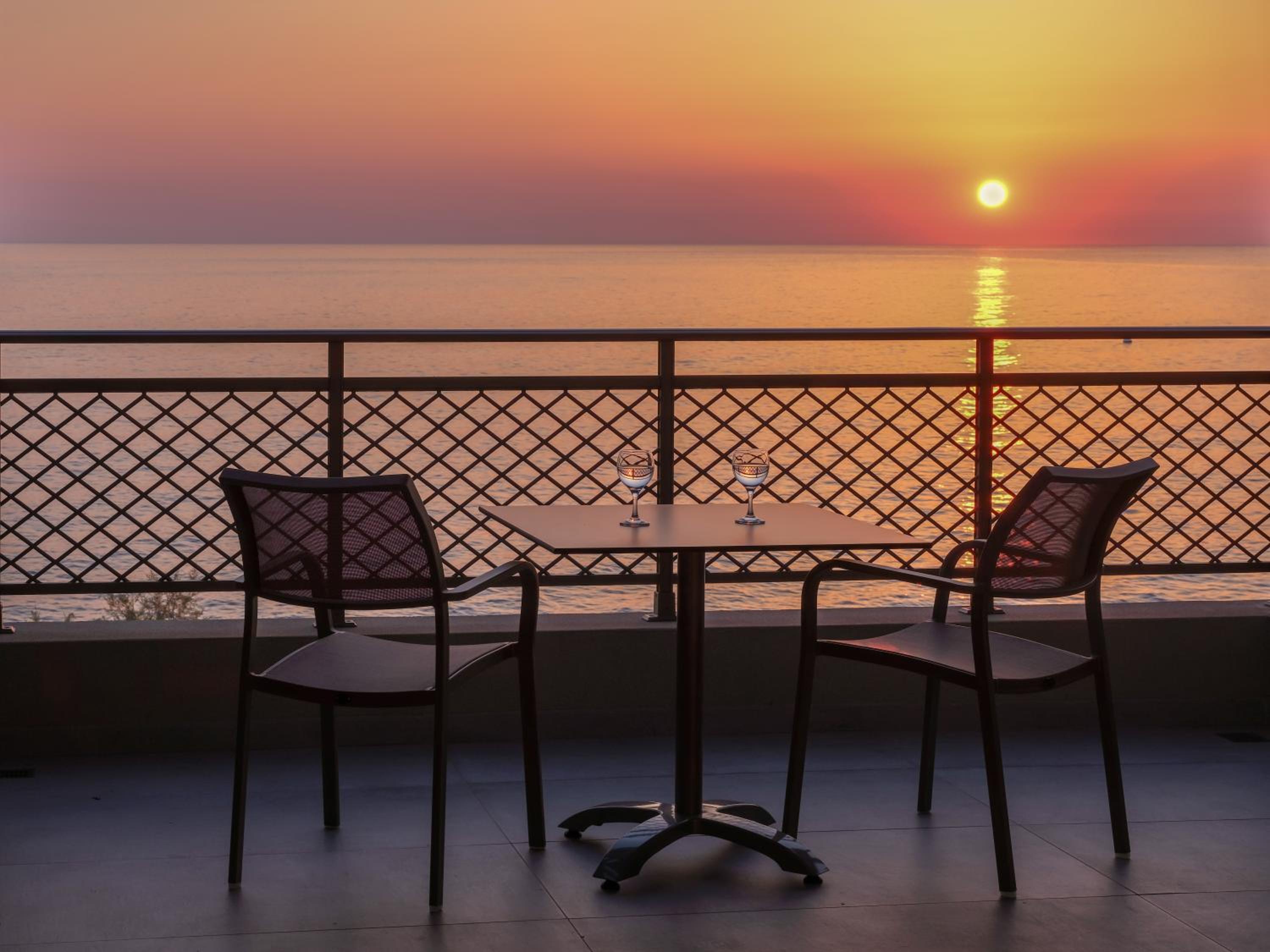 Comfort Family room Sea Front view visually separated children area