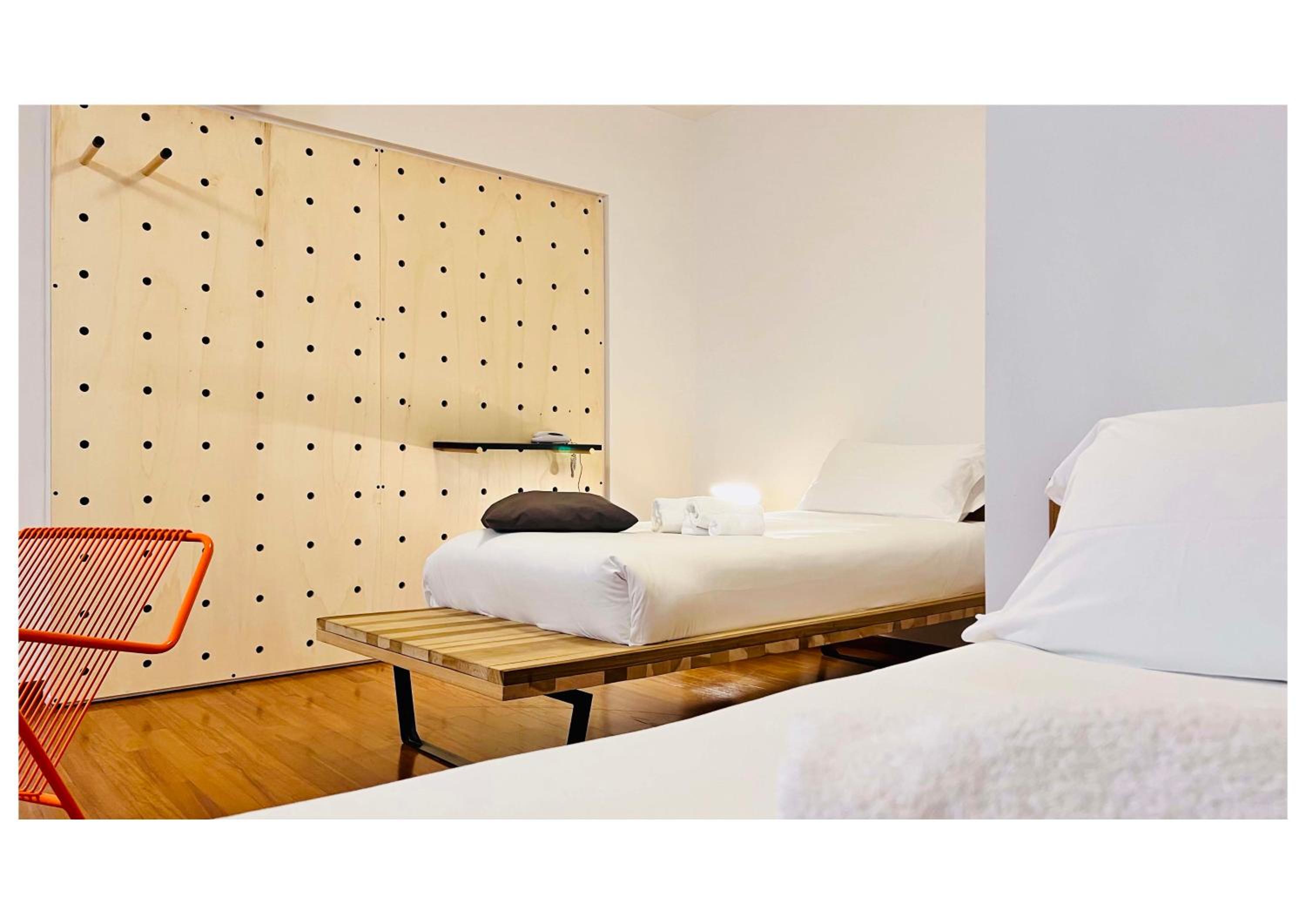 Junior Suite Twin Bed - Photo 1