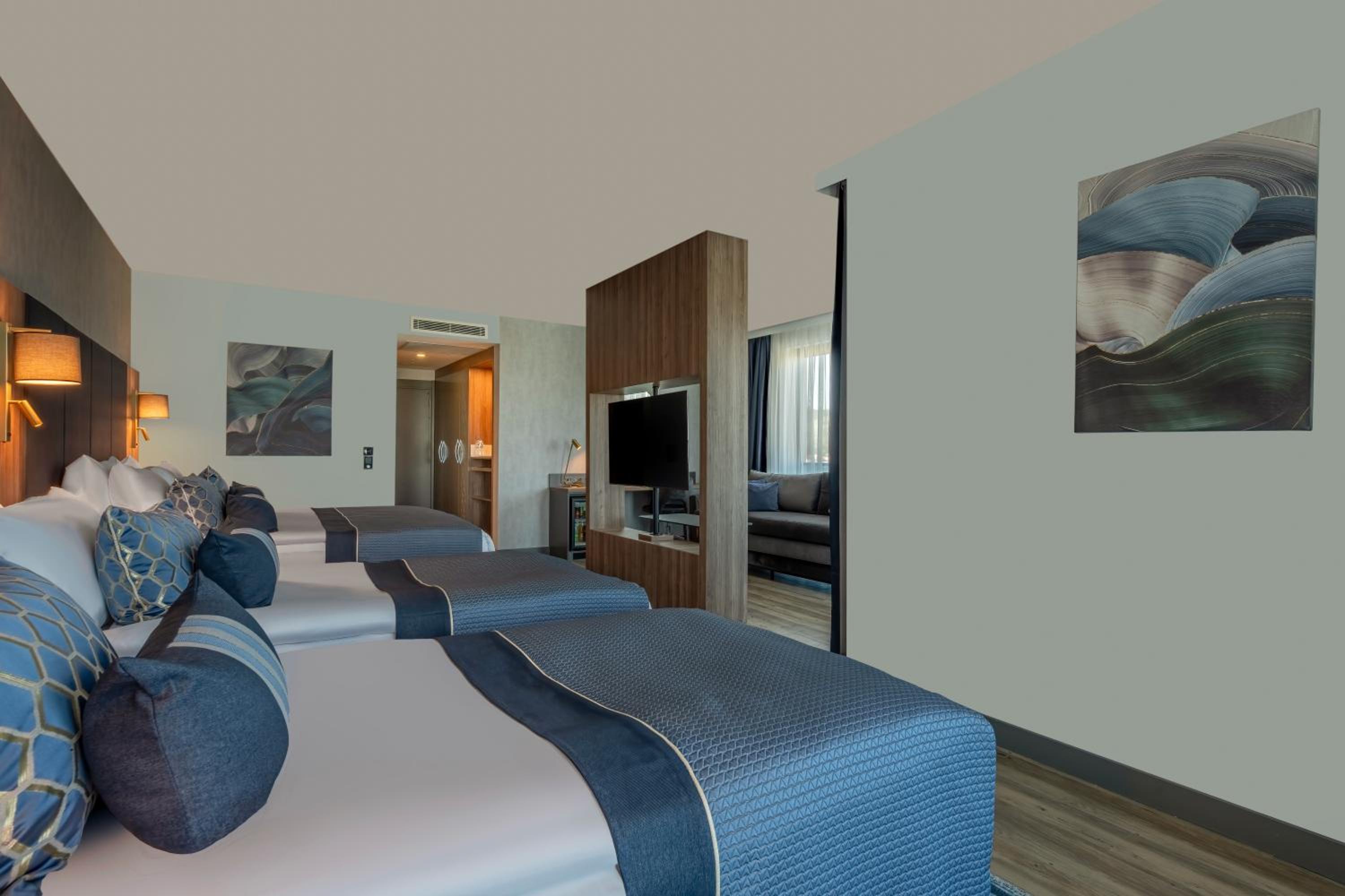Corner Deluxe Room - Photo 11