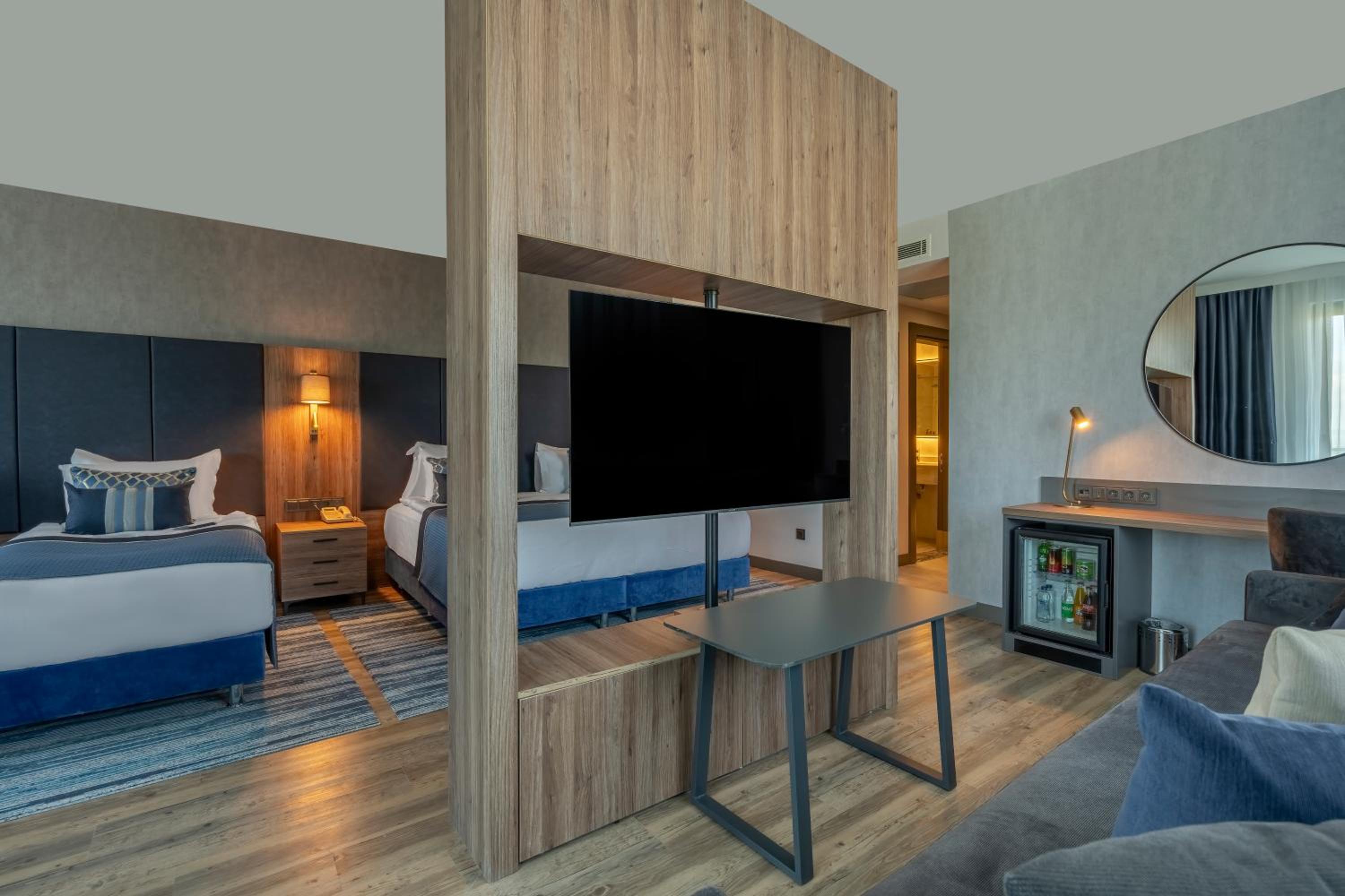 Corner Deluxe Room - Photo 13