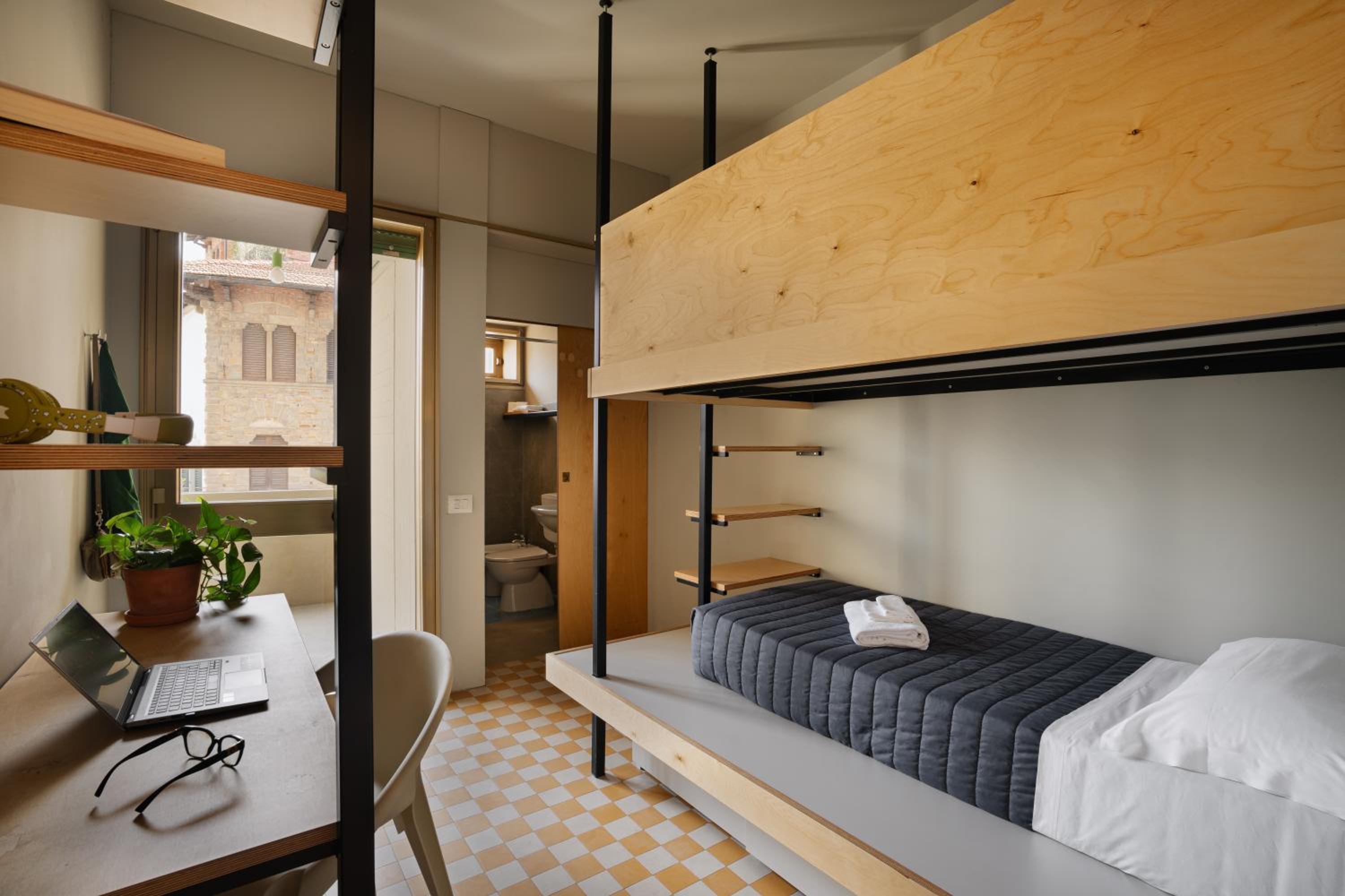 Economy Twin Room photo 3