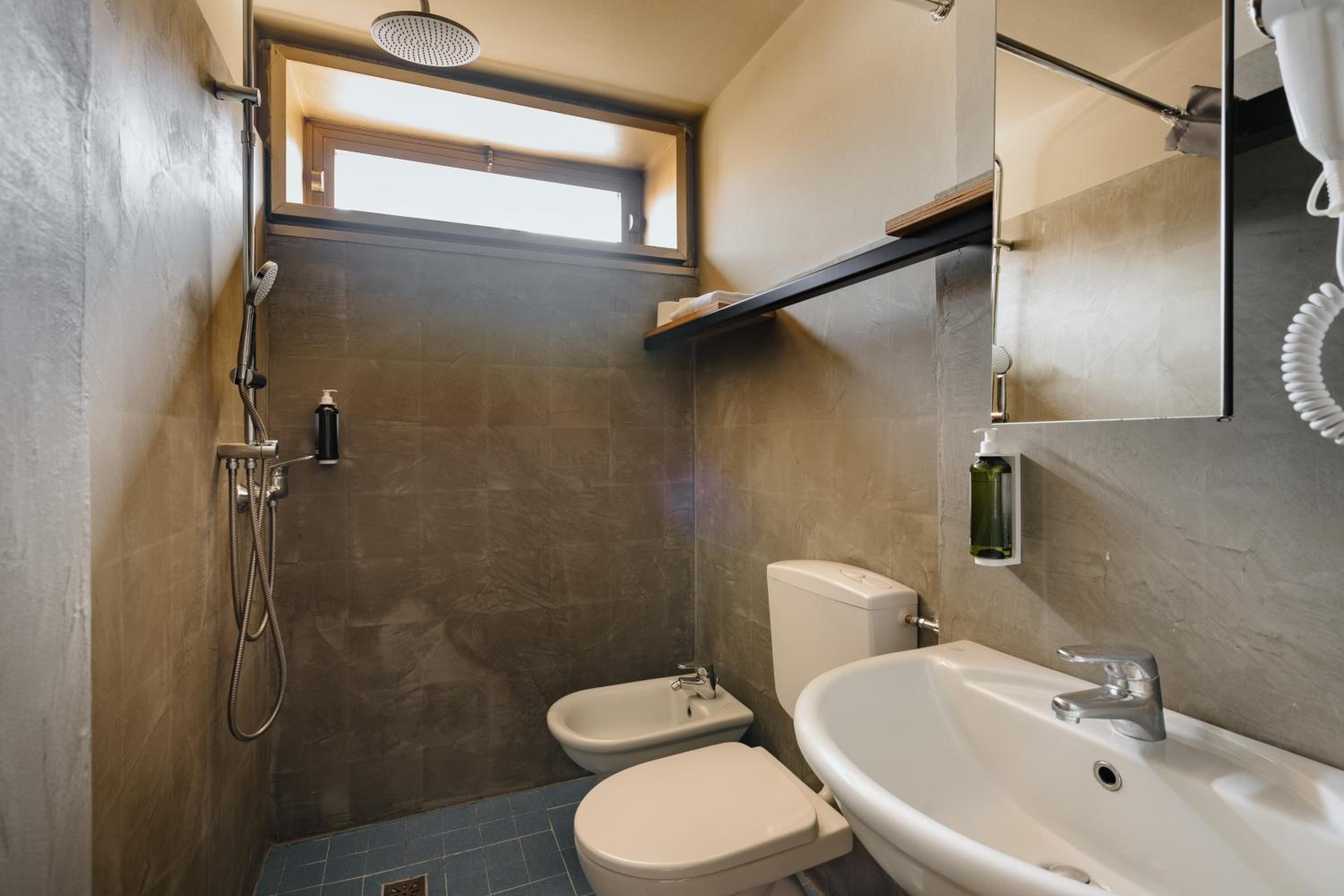 Single Room with Balcony photo 2