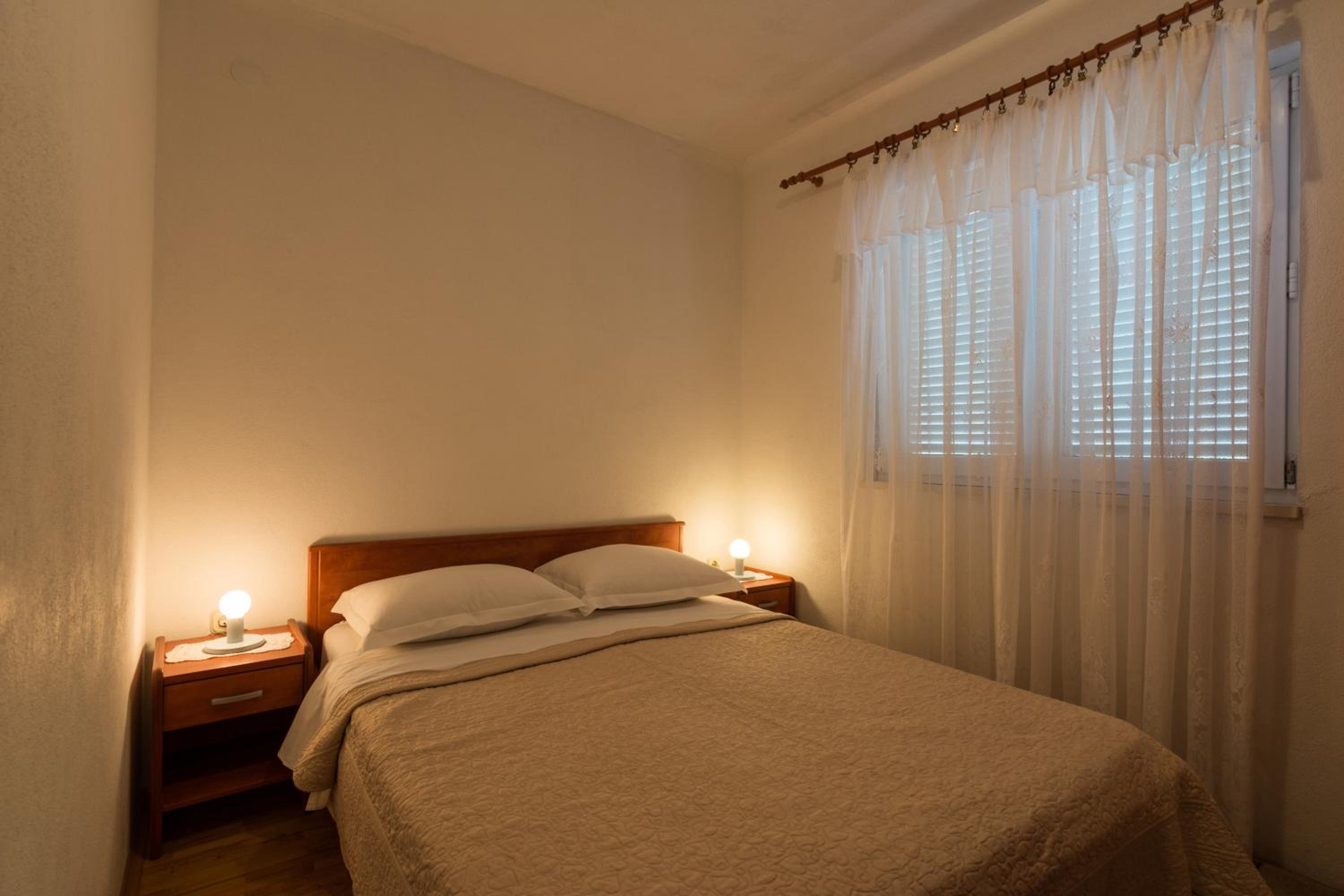 One-Bedroom Apartment (4 Adults) - Photo 11
