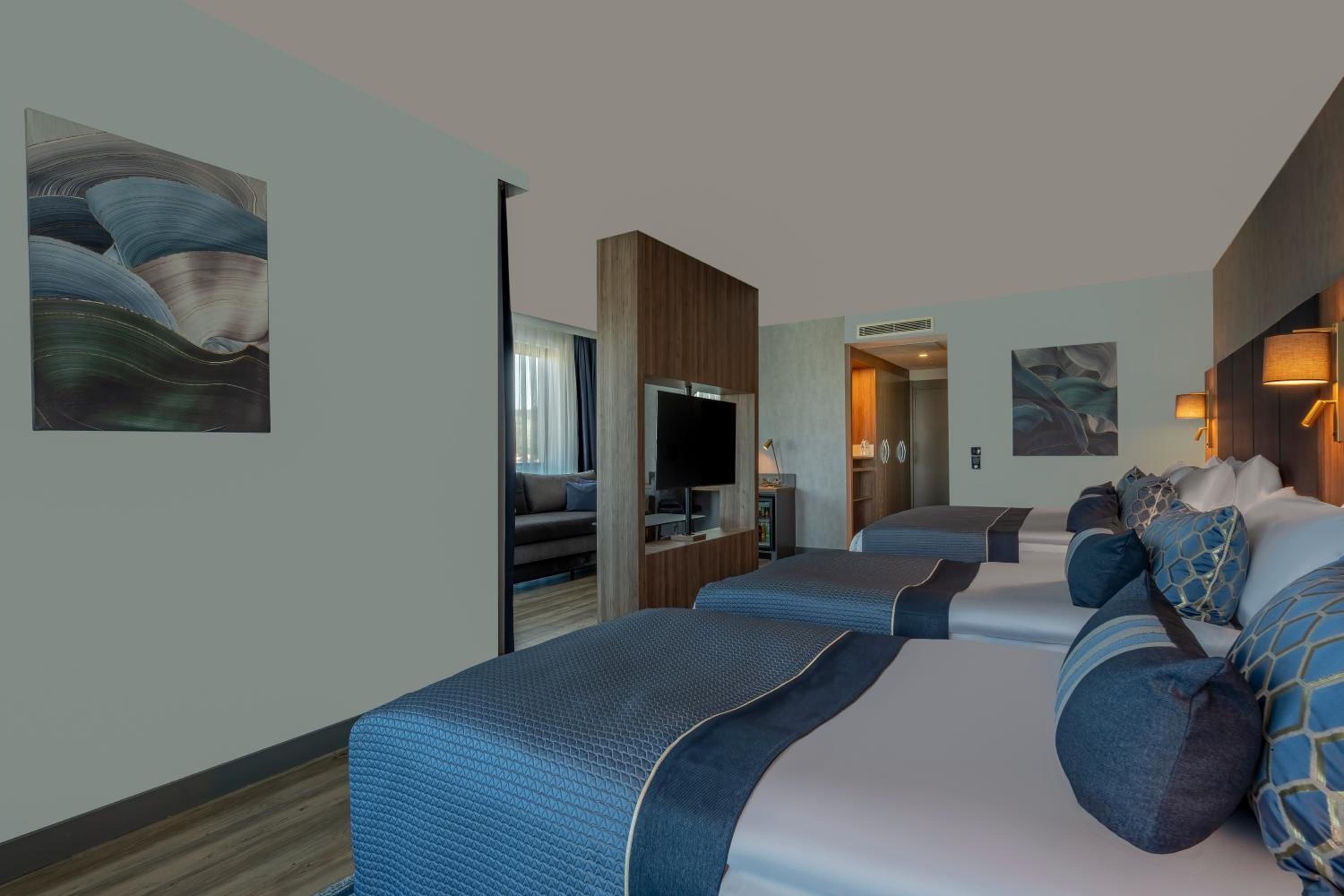Corner Deluxe Room - Photo 7