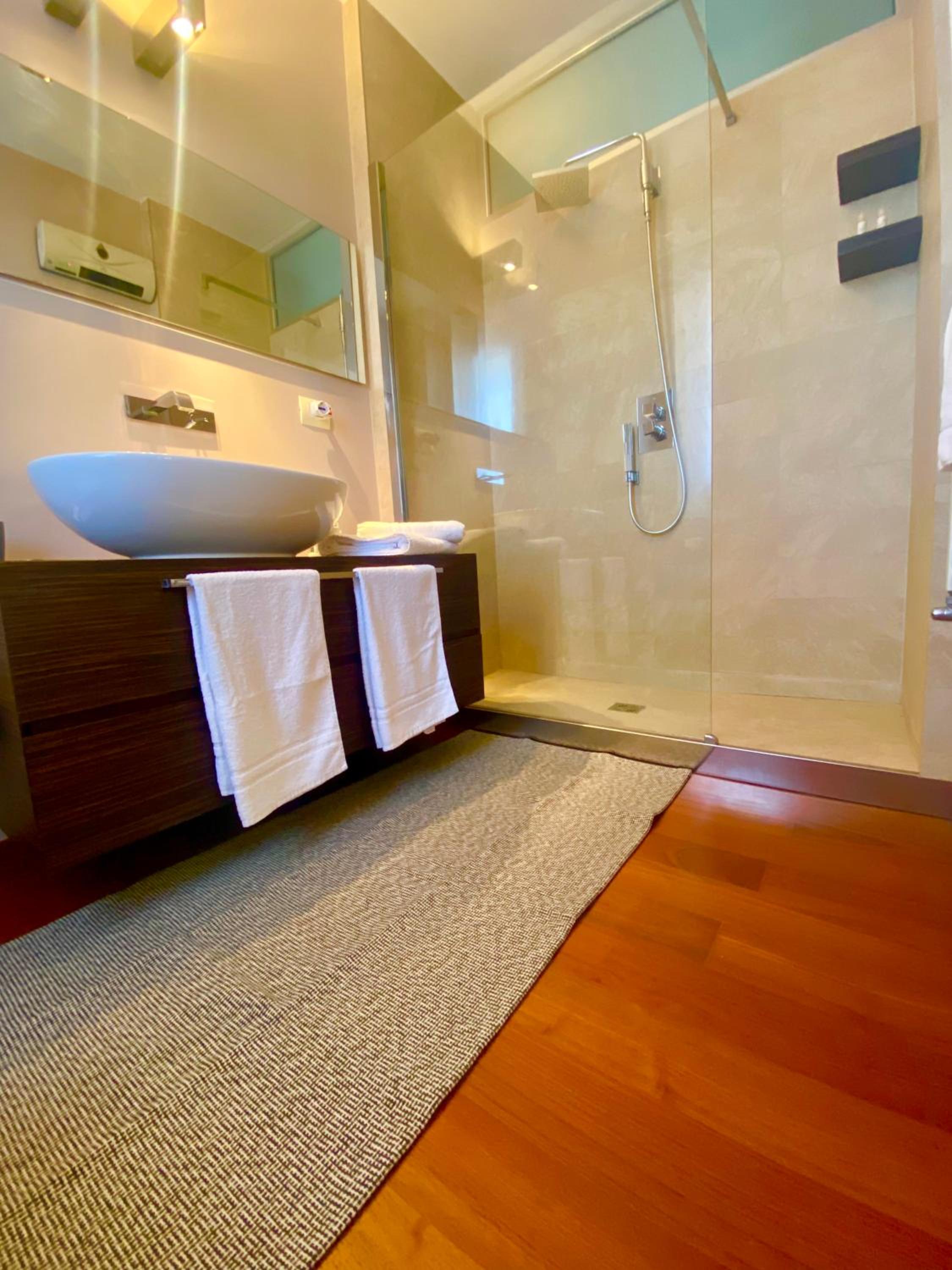 Double Room with Private Bathroom photo 3