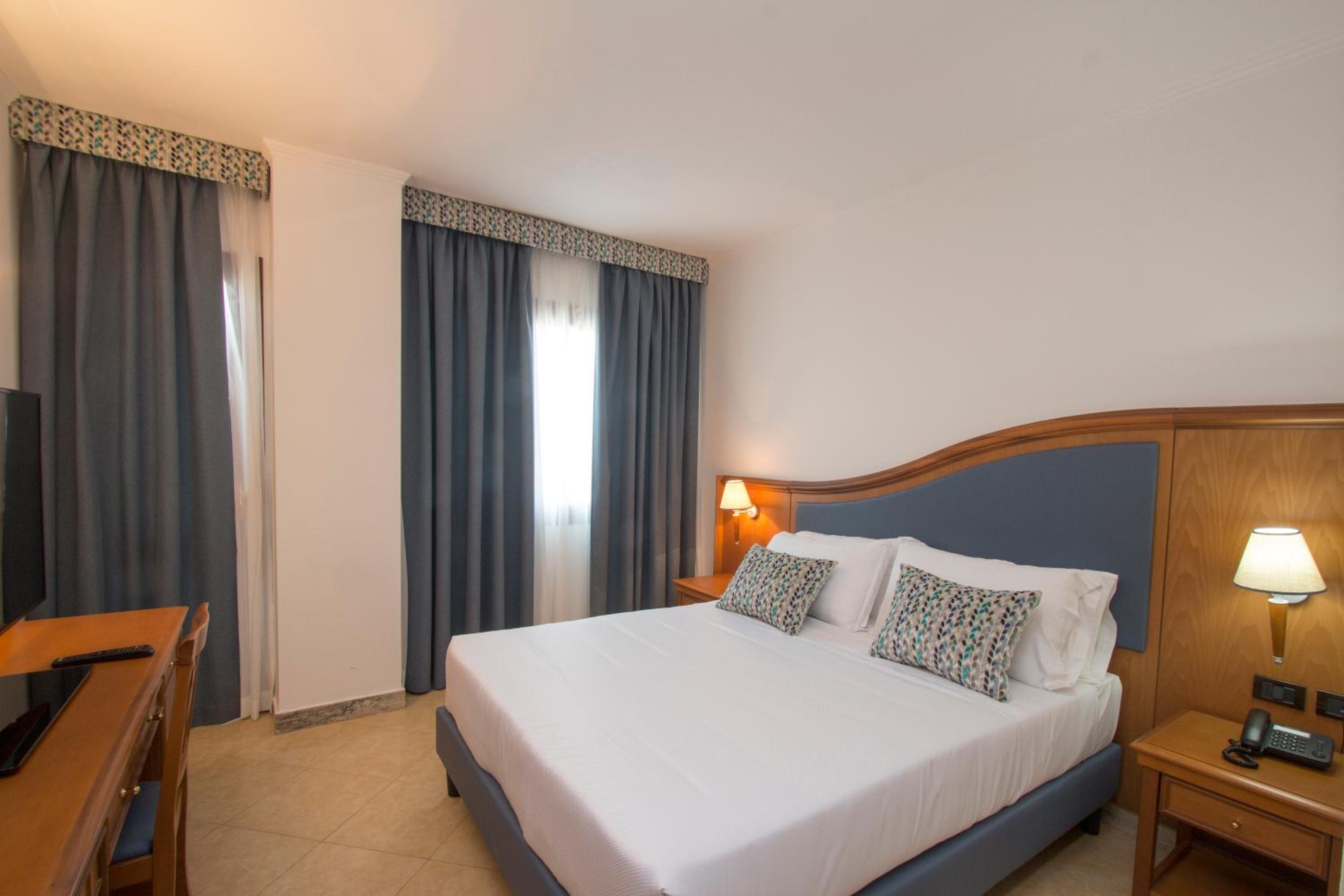 Double or Twin Room - Photo 1