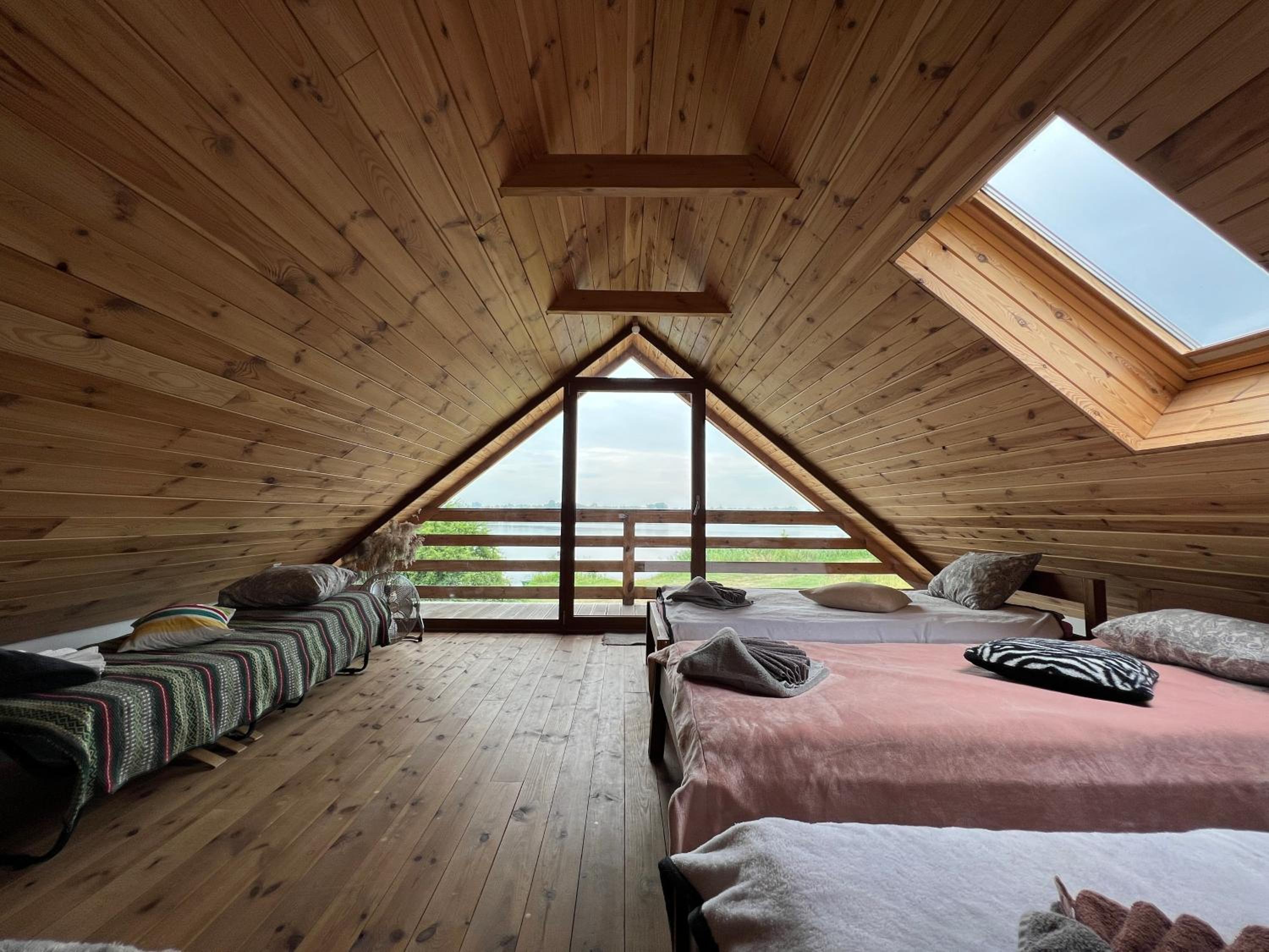 Three-Bedroom House - Photo 3