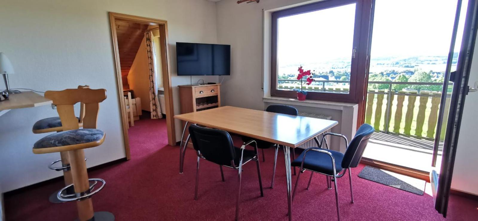 Apartment with Balcony photo 2