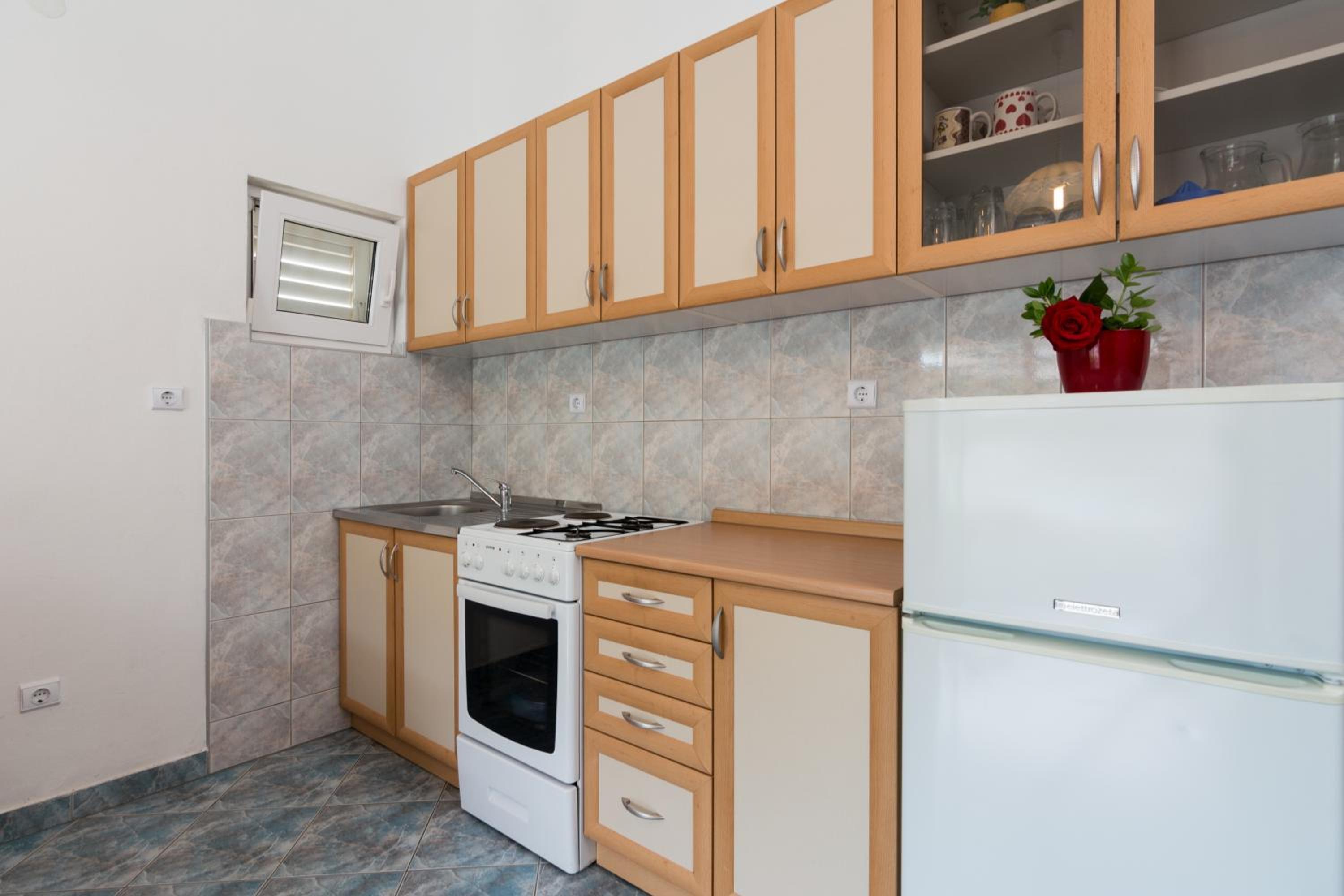 One-Bedroom Apartment (3 Adults) - Photo 7