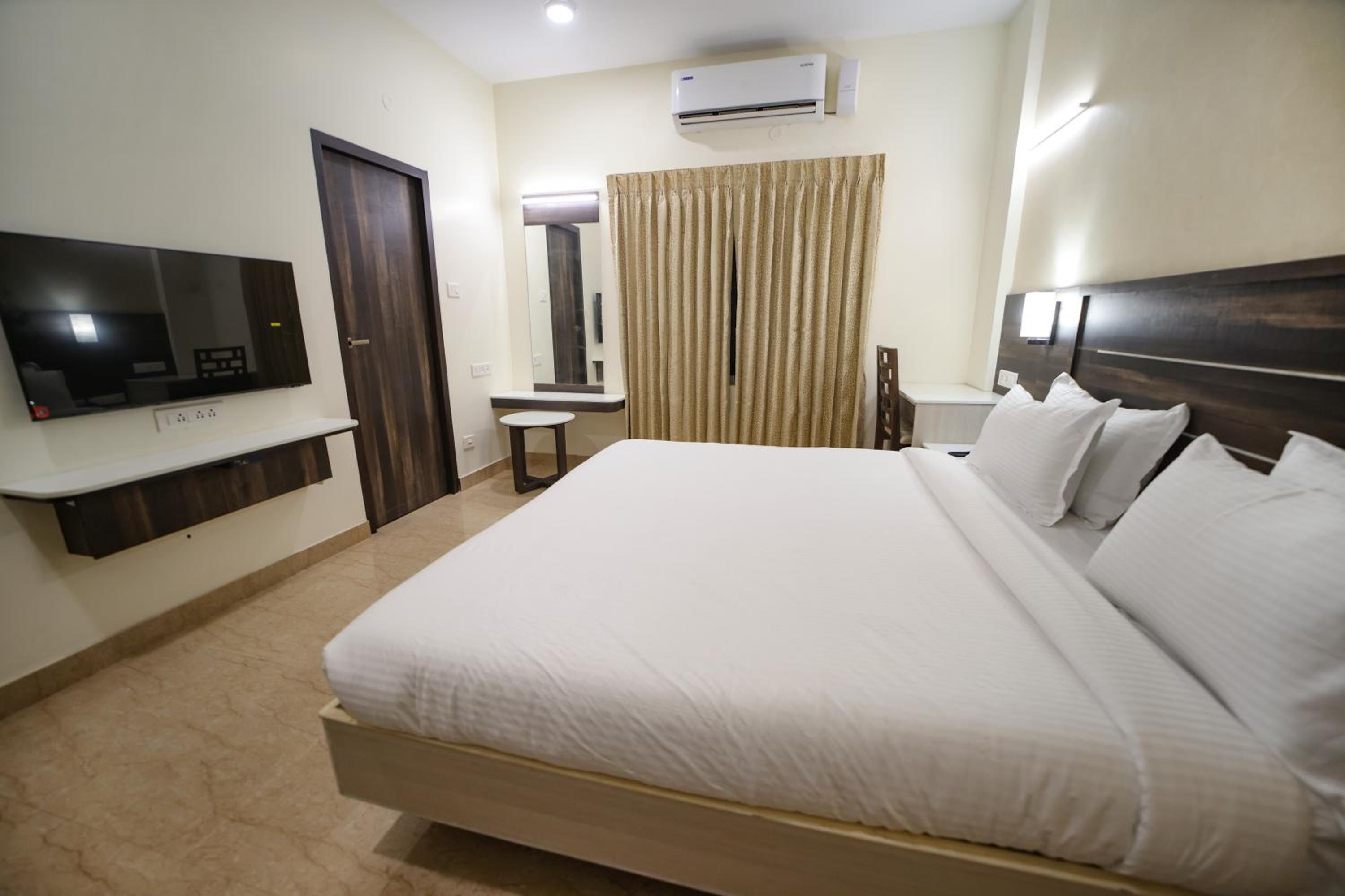Standard Double Room - Photo 5