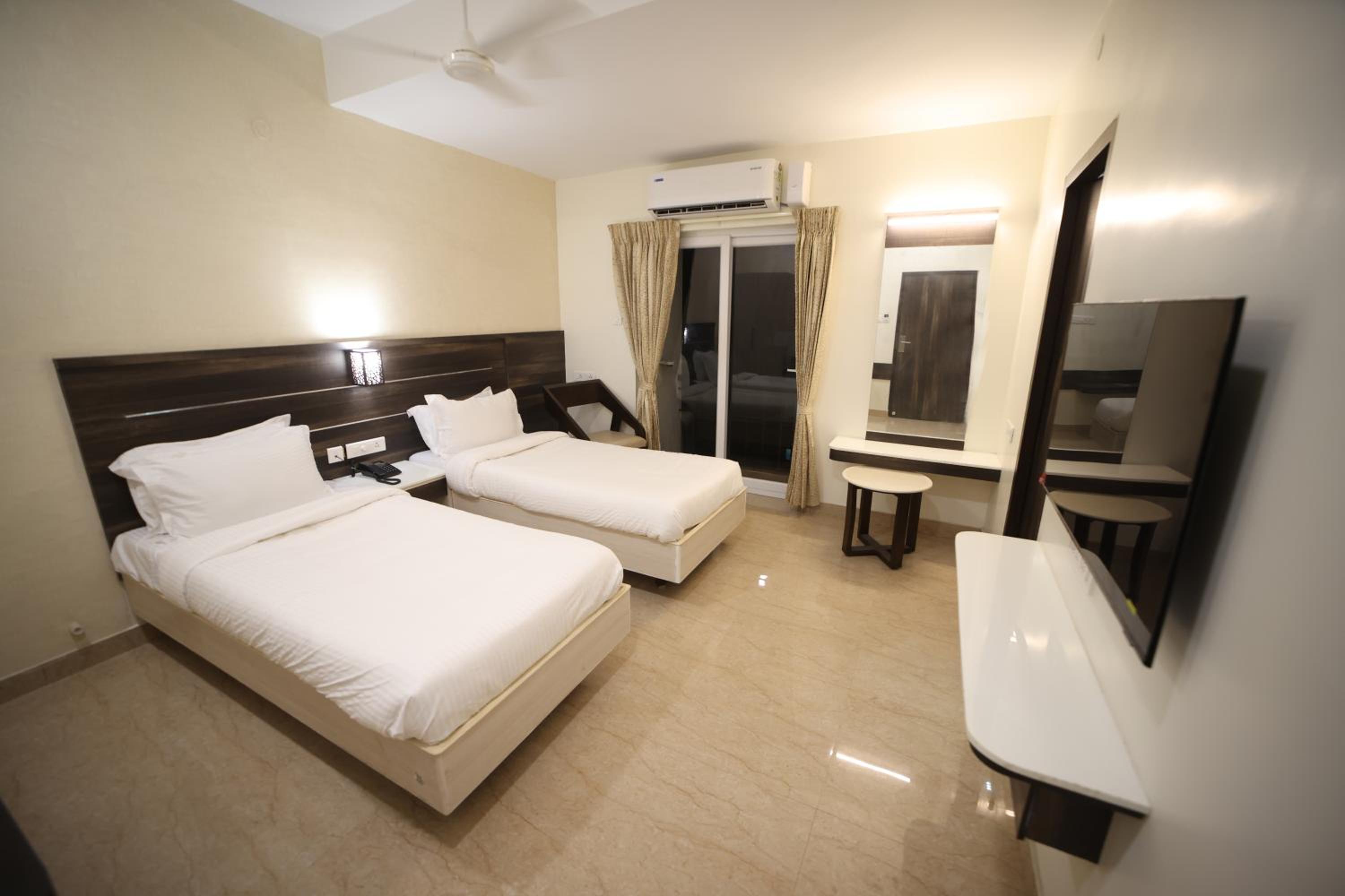 Superior Twin Room - Photo 1