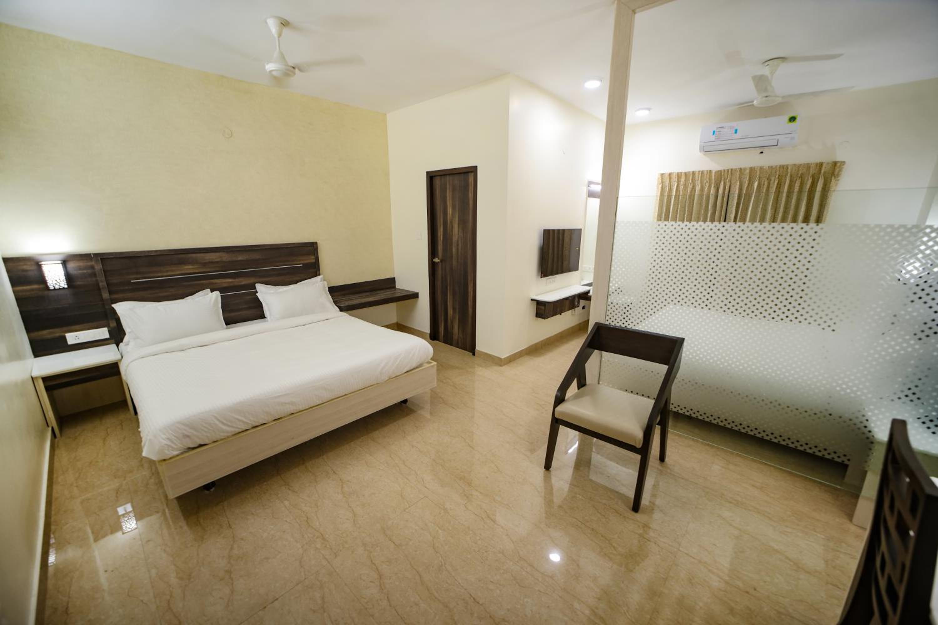 Family Suite - Photo 8