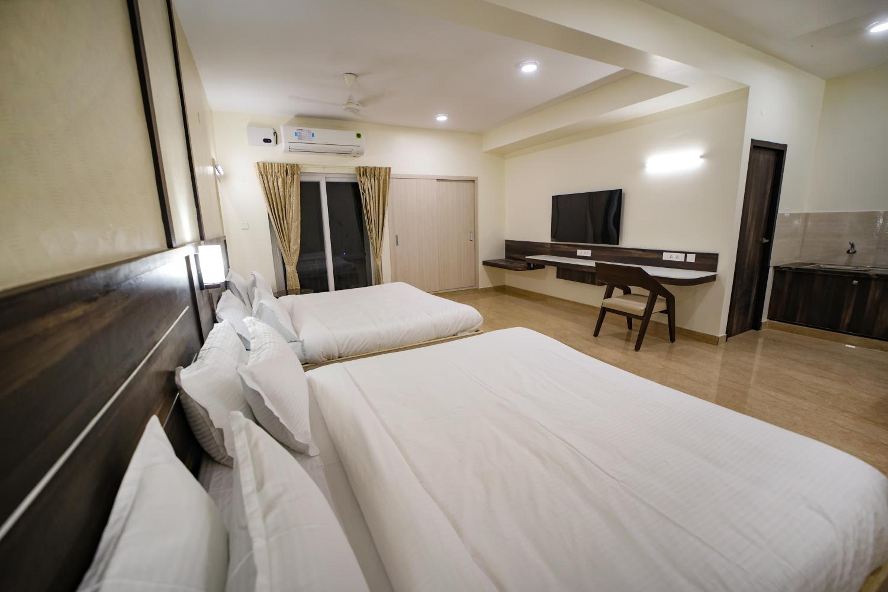 Superior Suite - Photo 1