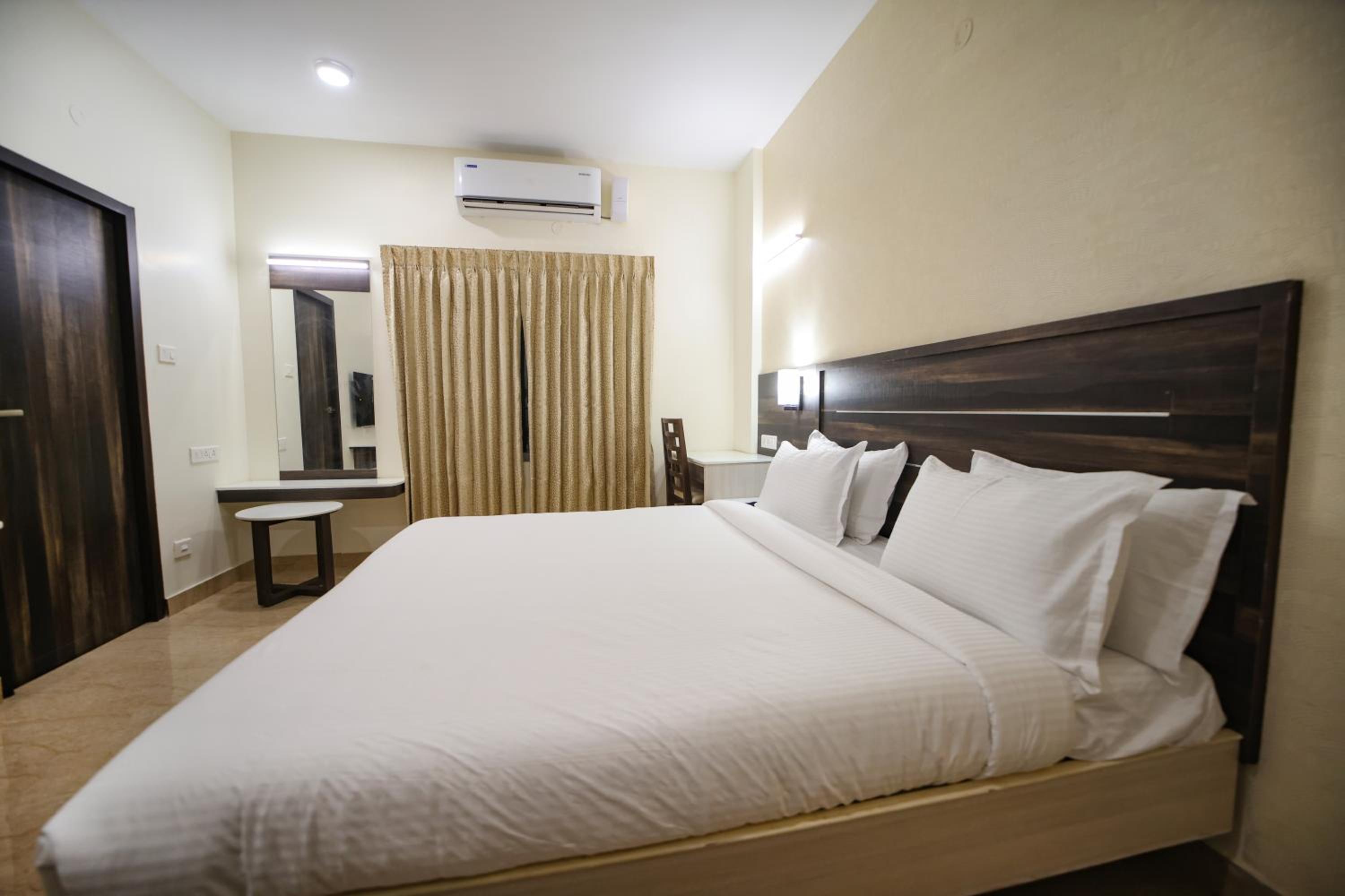 Standard Double Room - Photo 6