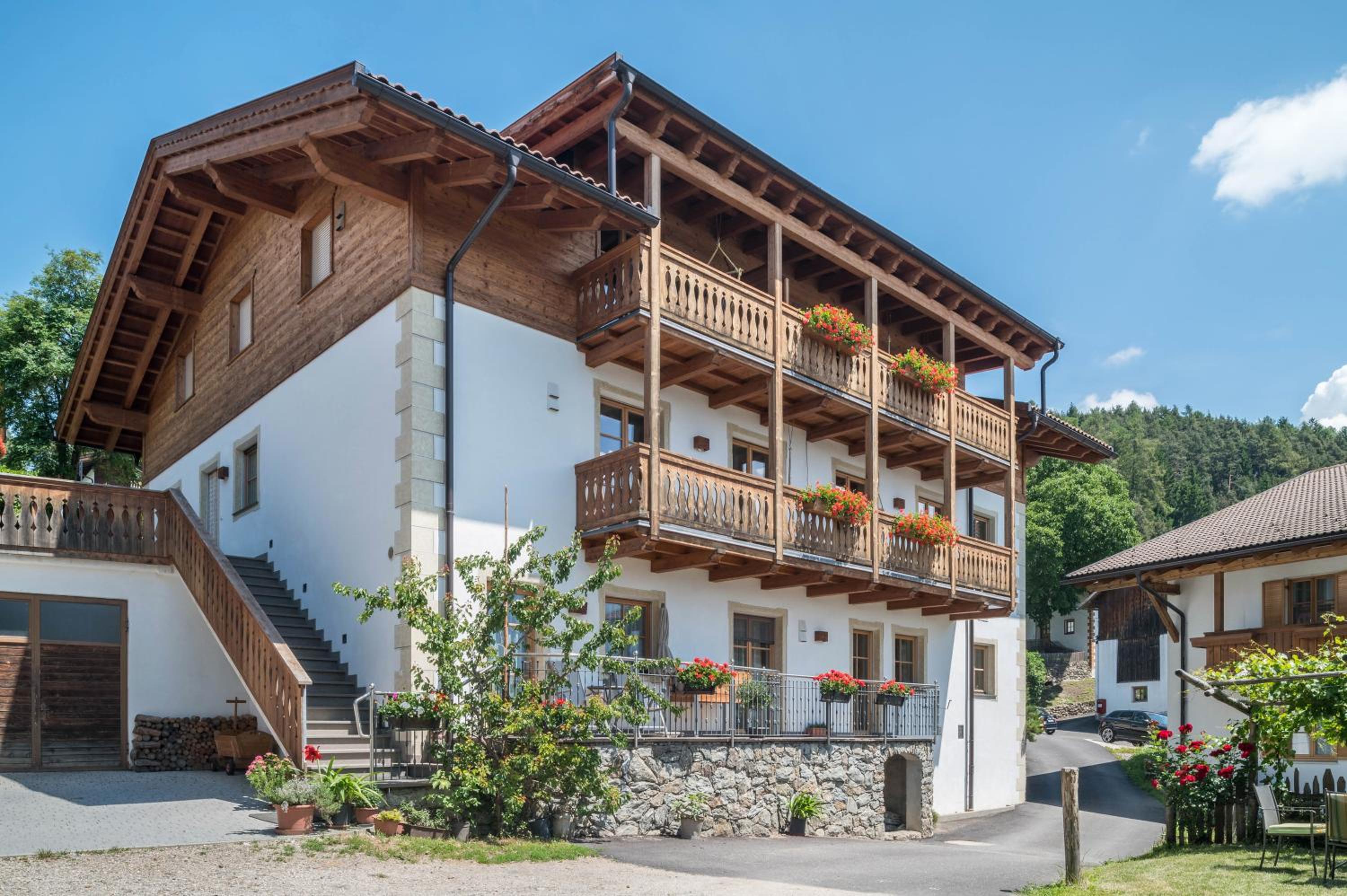 Two-Bedroom Deluxe Apartment with Garden View photo 2