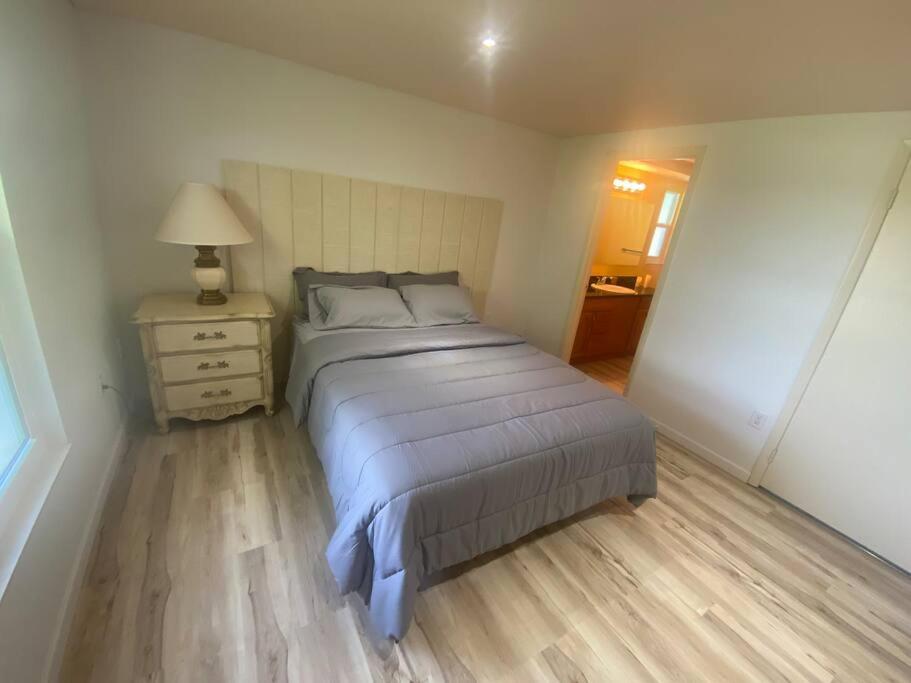 Three-Bedroom House photo 2