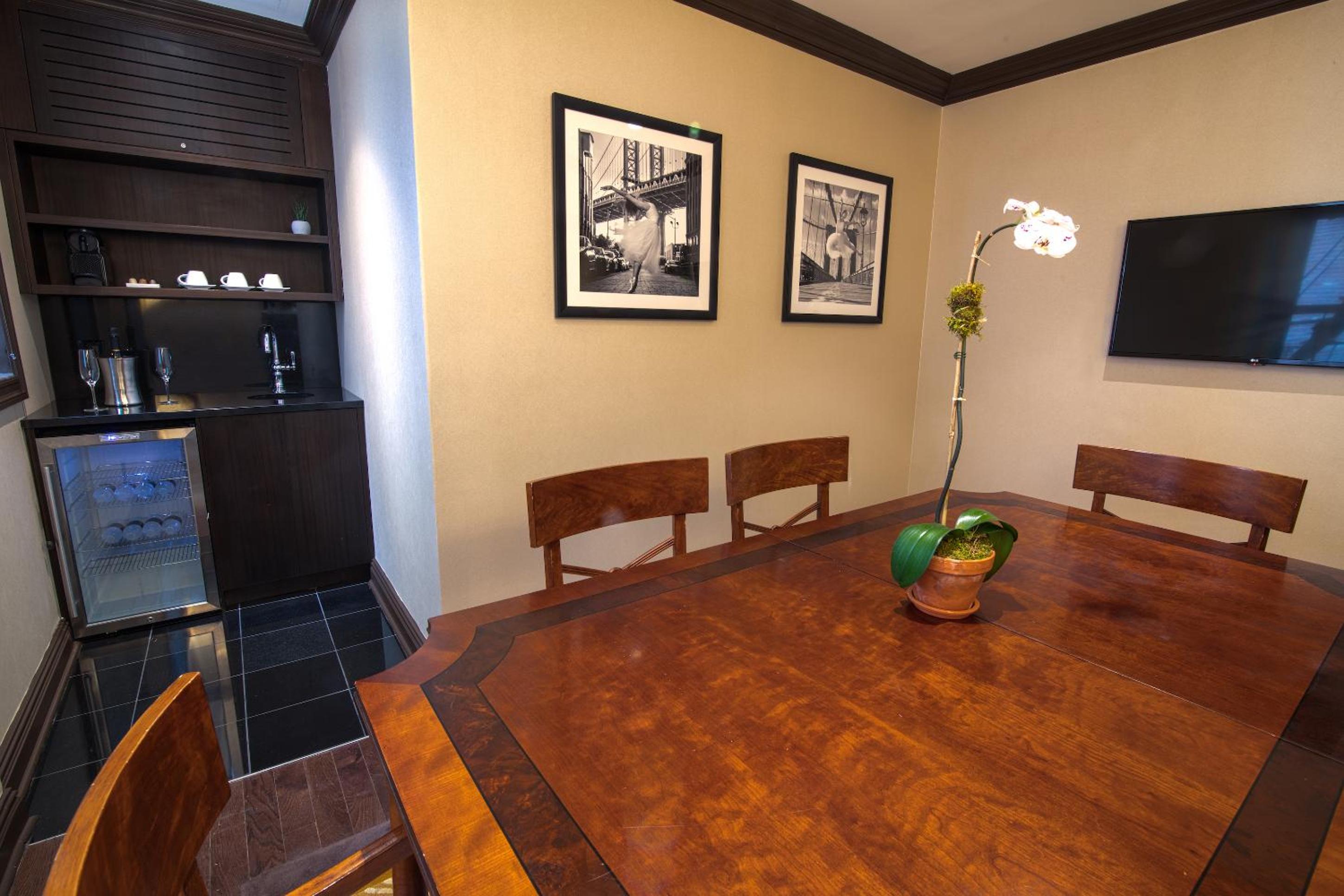 Iroquois Two-bedroom Suite