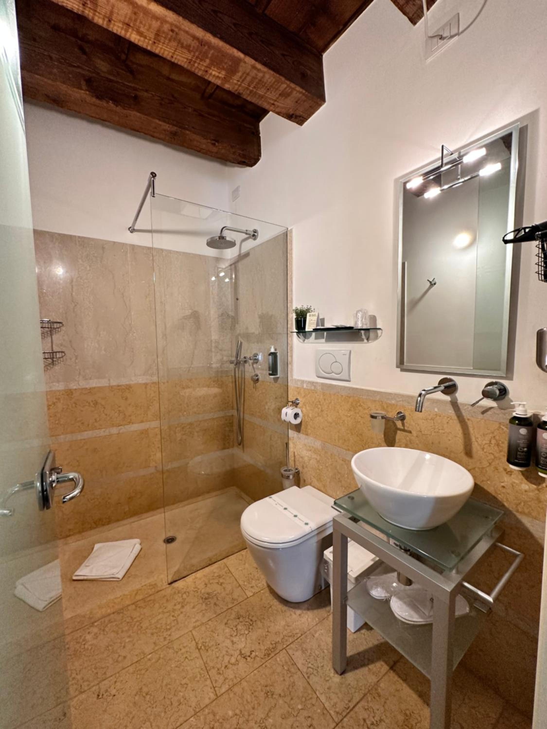 Superior Suite - Photo 4
