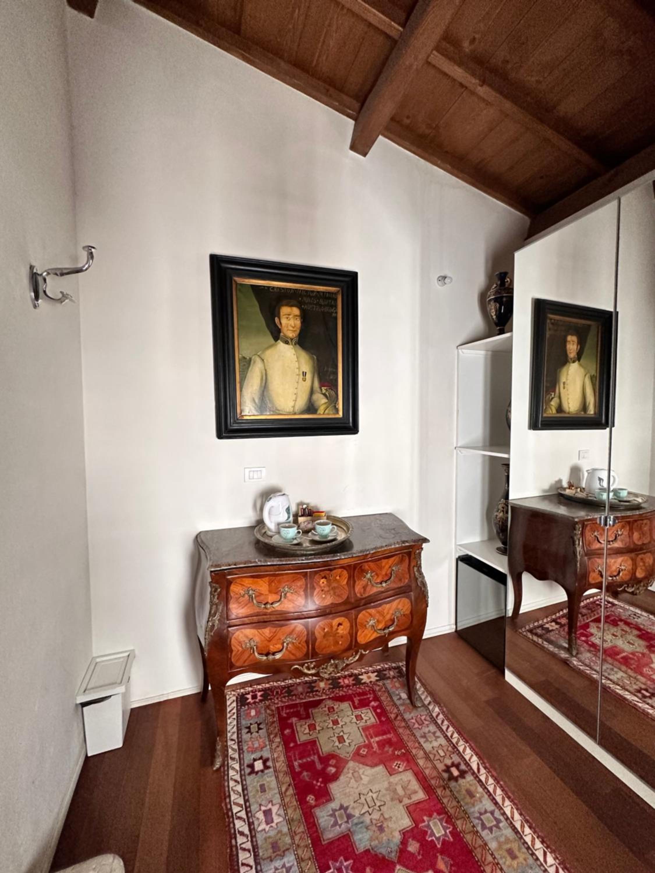 Superior Suite - Photo 7