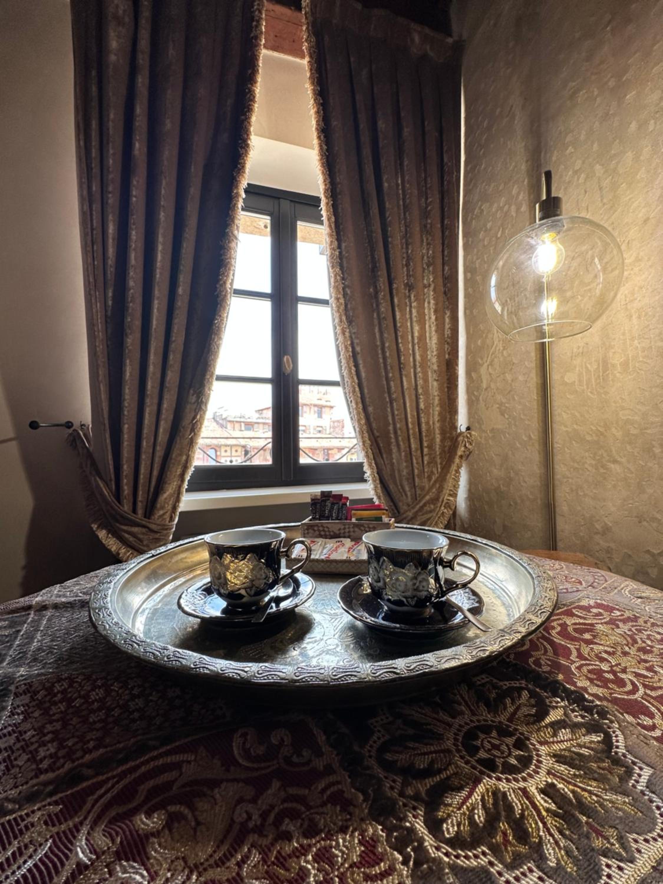 Suite with City View - Photo 16