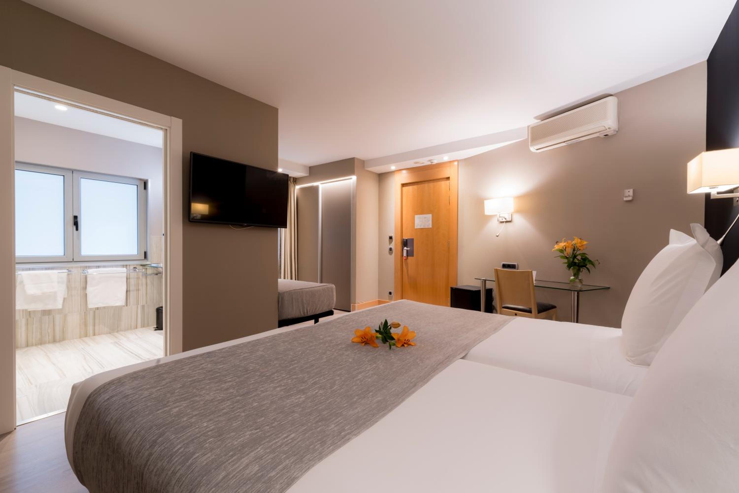 Triple Room - Photo 10