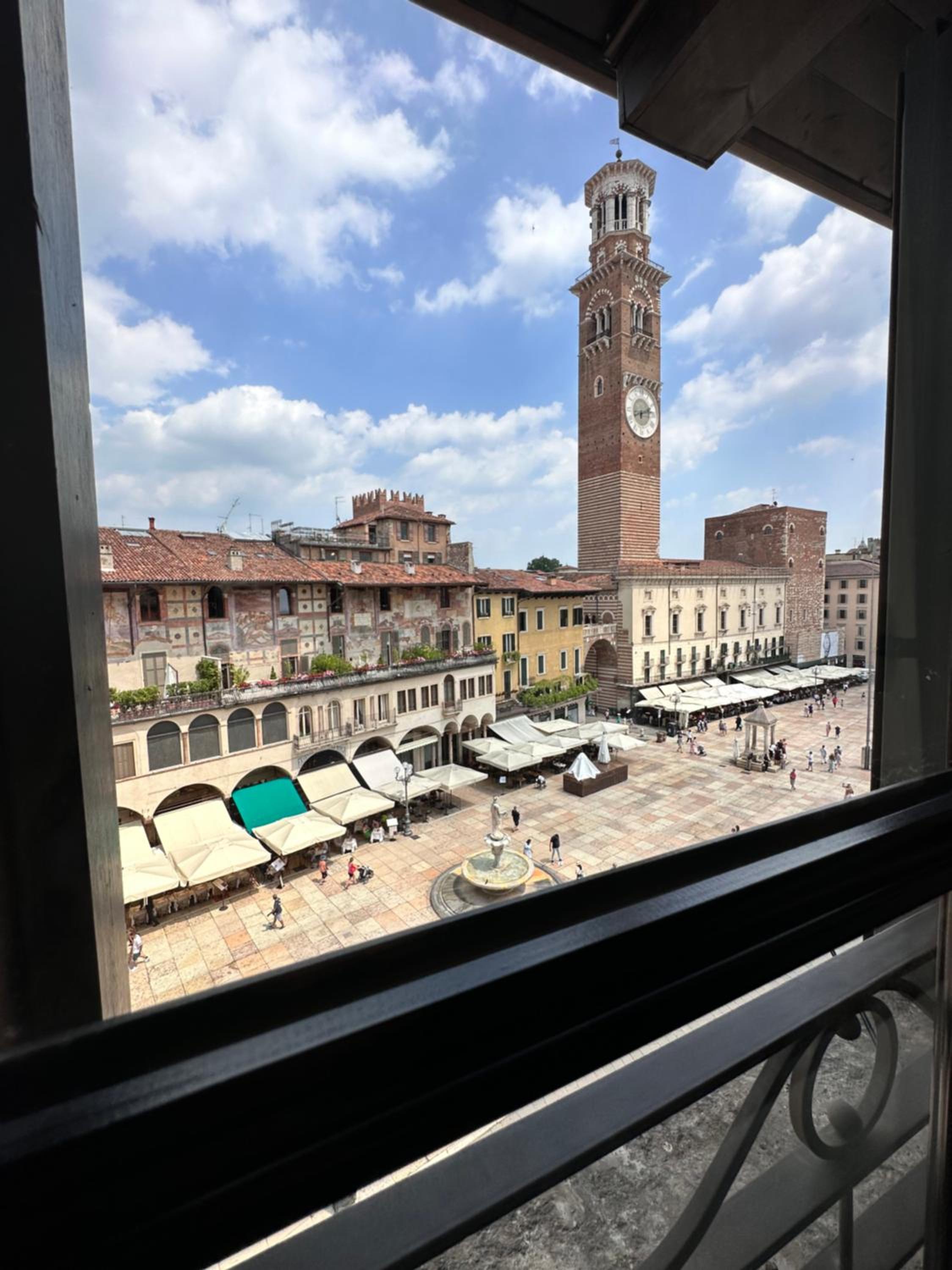 Suite with City View - Photo 13