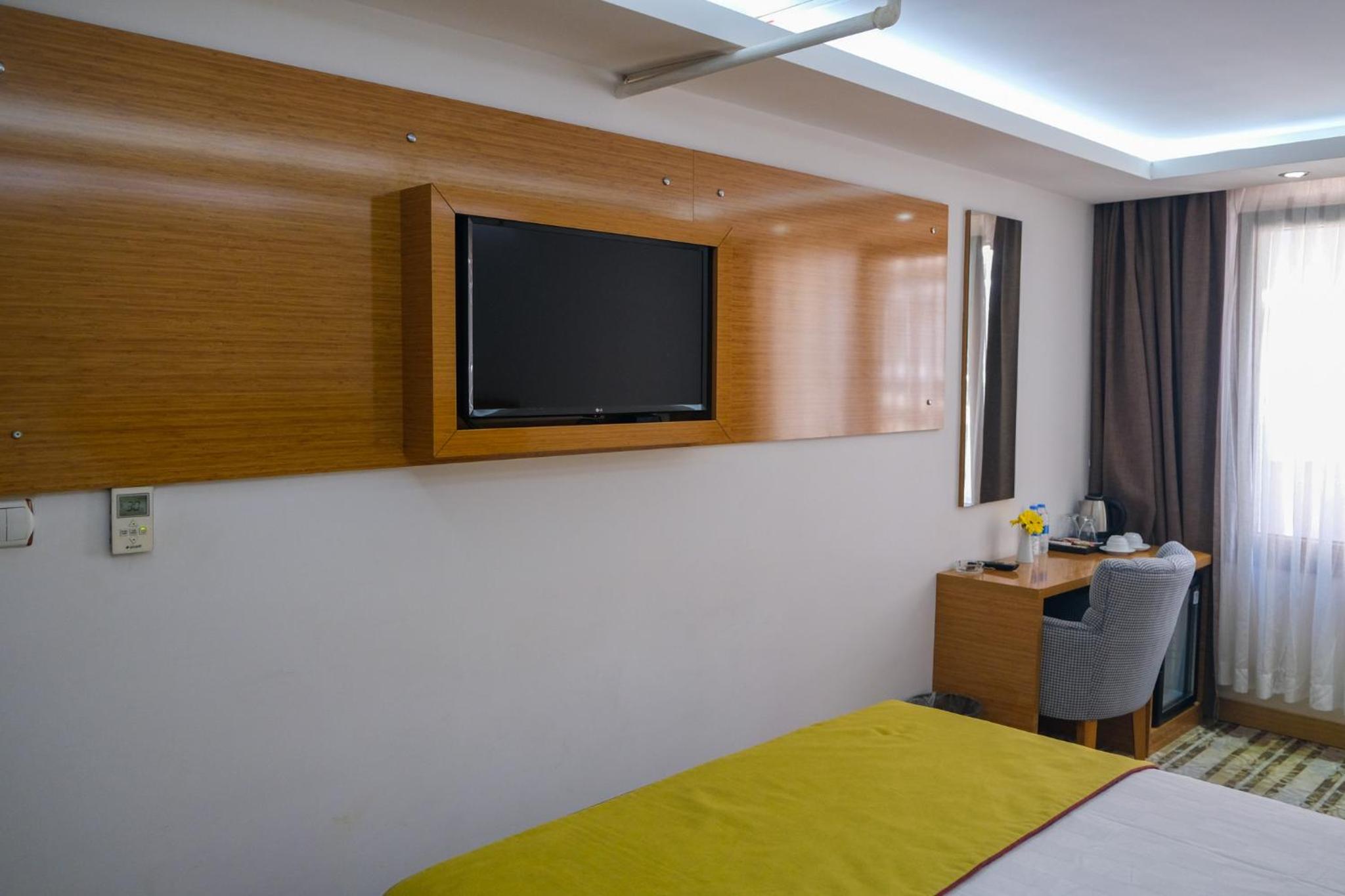 Standard Double Room - Photo 9