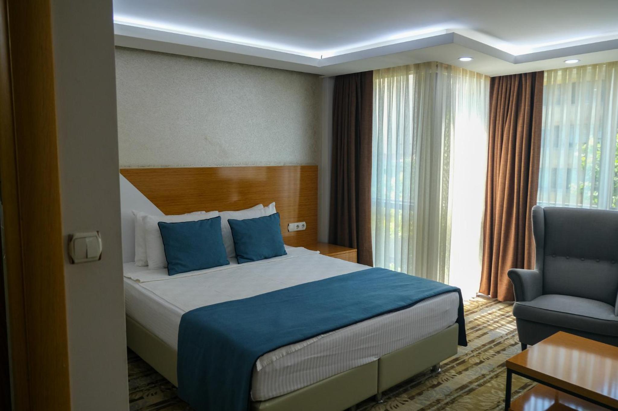 Standard Suite - Photo 11