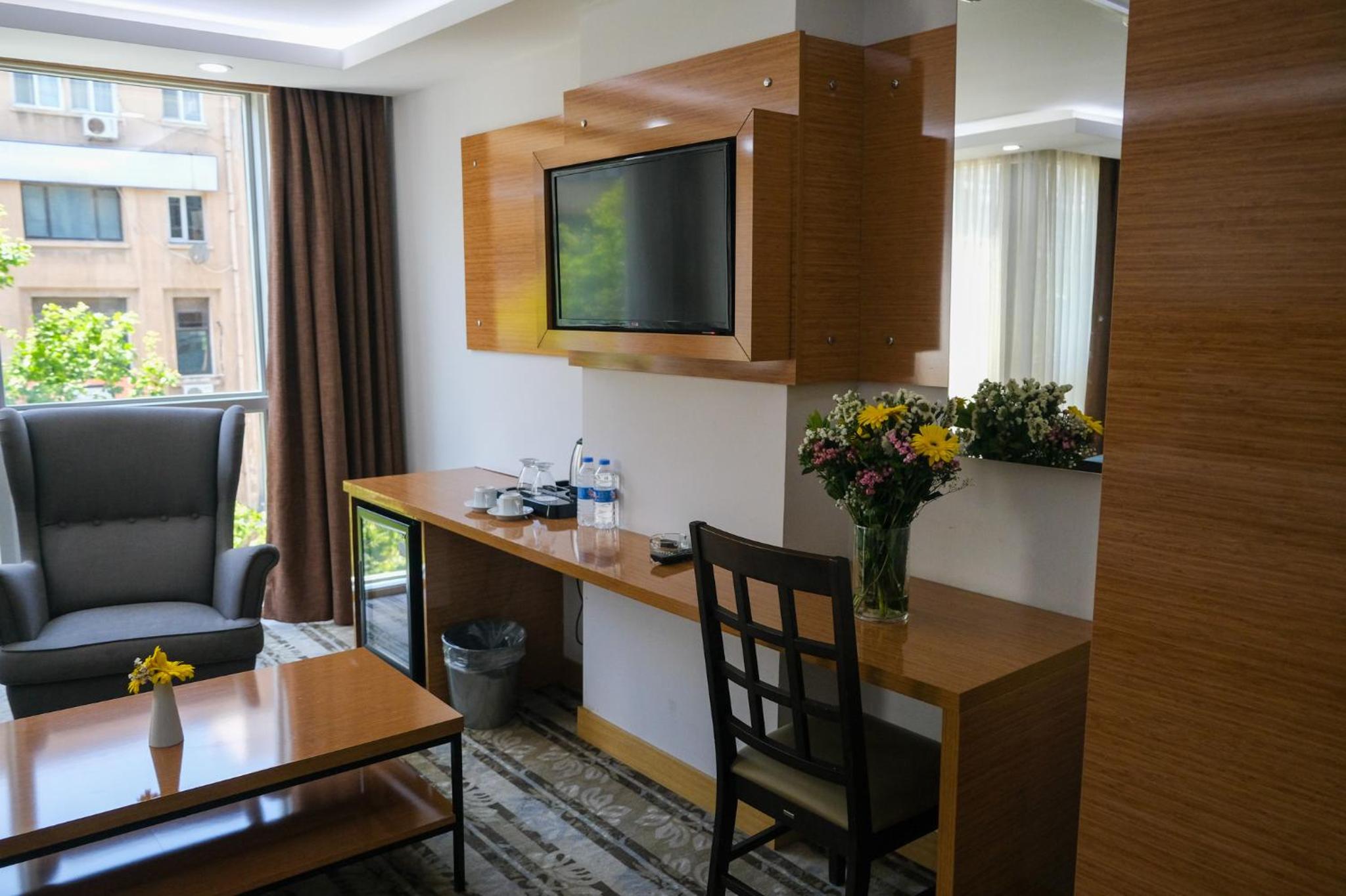 Standard Suite - Photo 14