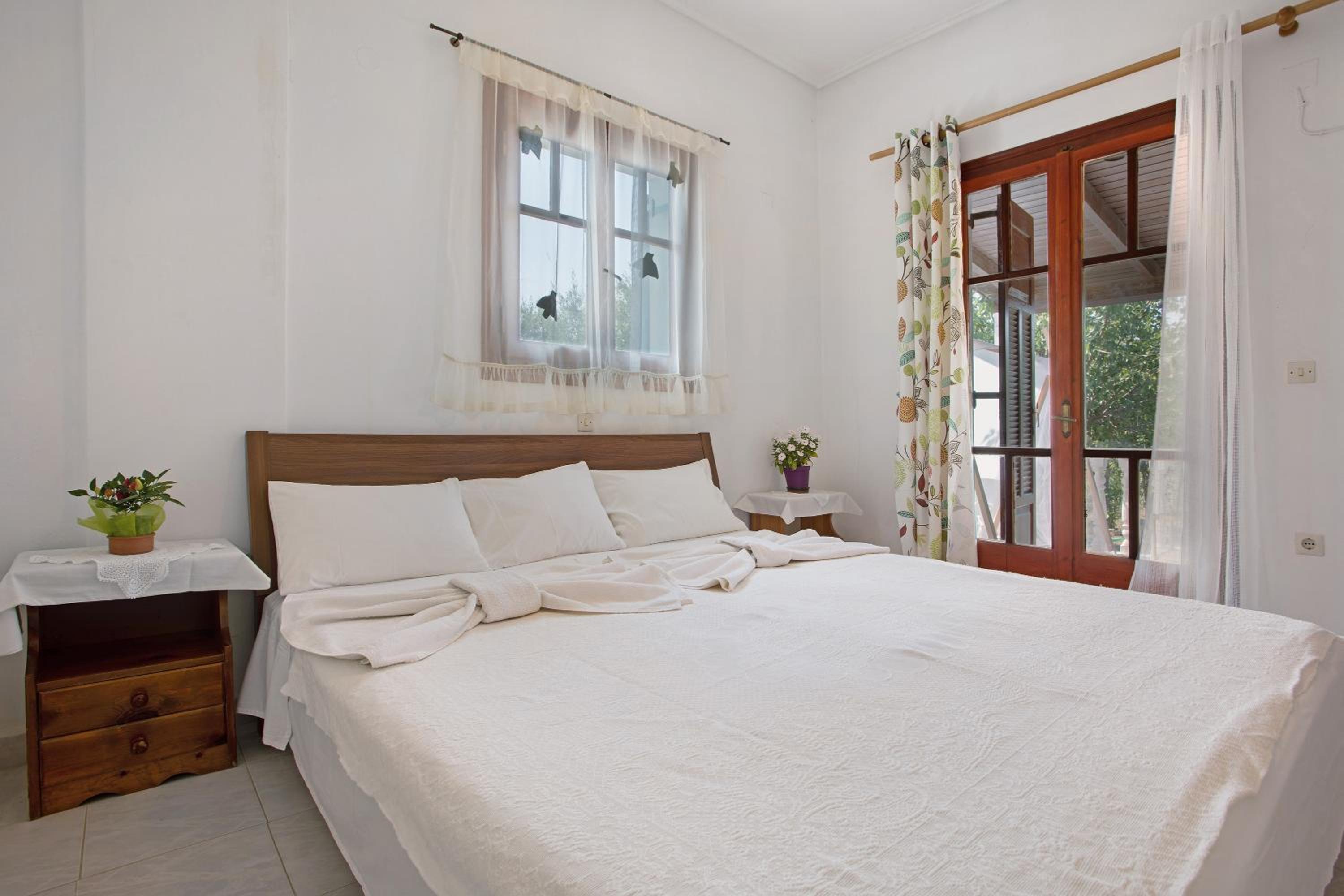 Superior One-Bedroom Apartment with Balcony