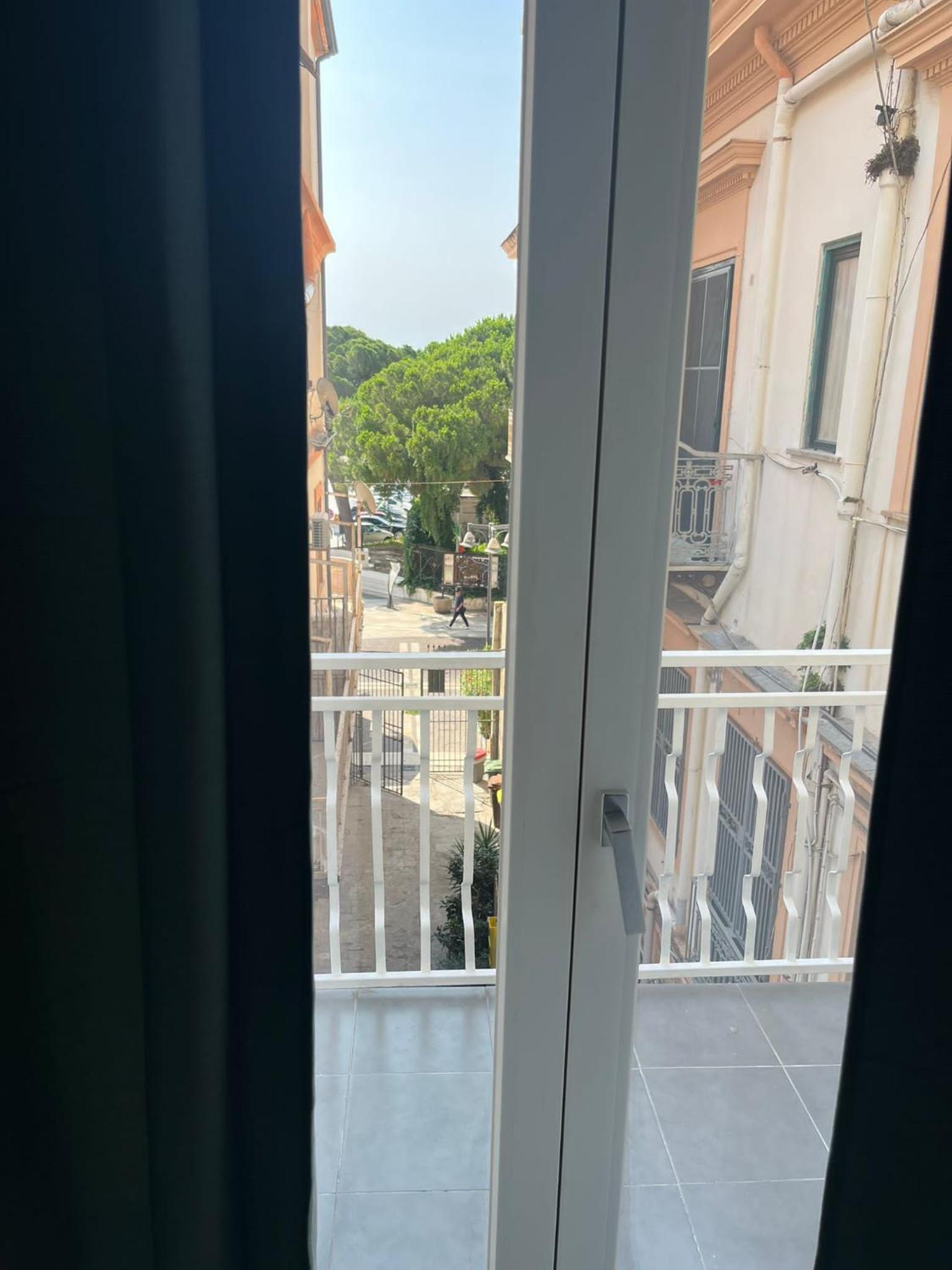 Double Room with Balcony - Photo 4