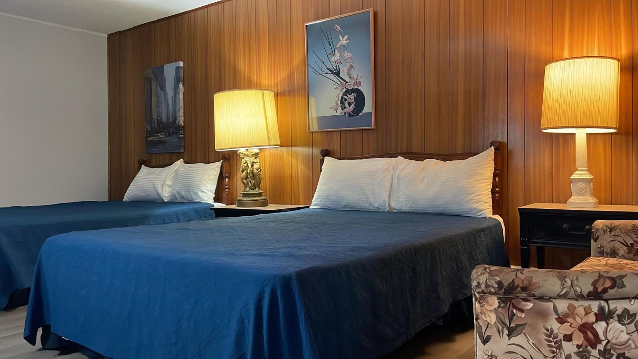 Queen Room with Two Queen Beds - Photo 1