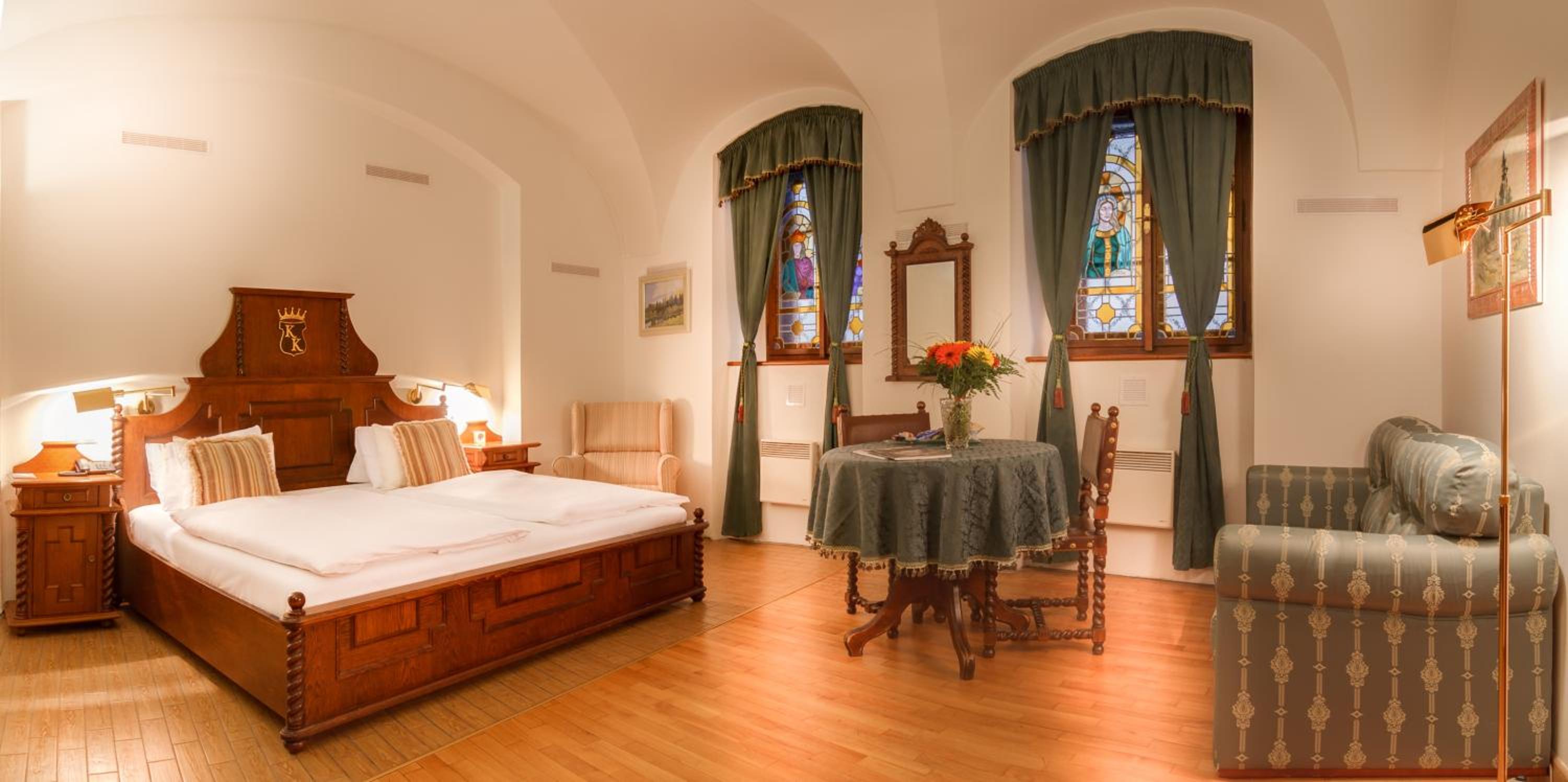 Deluxe Double or Twin Room thumbnail 5