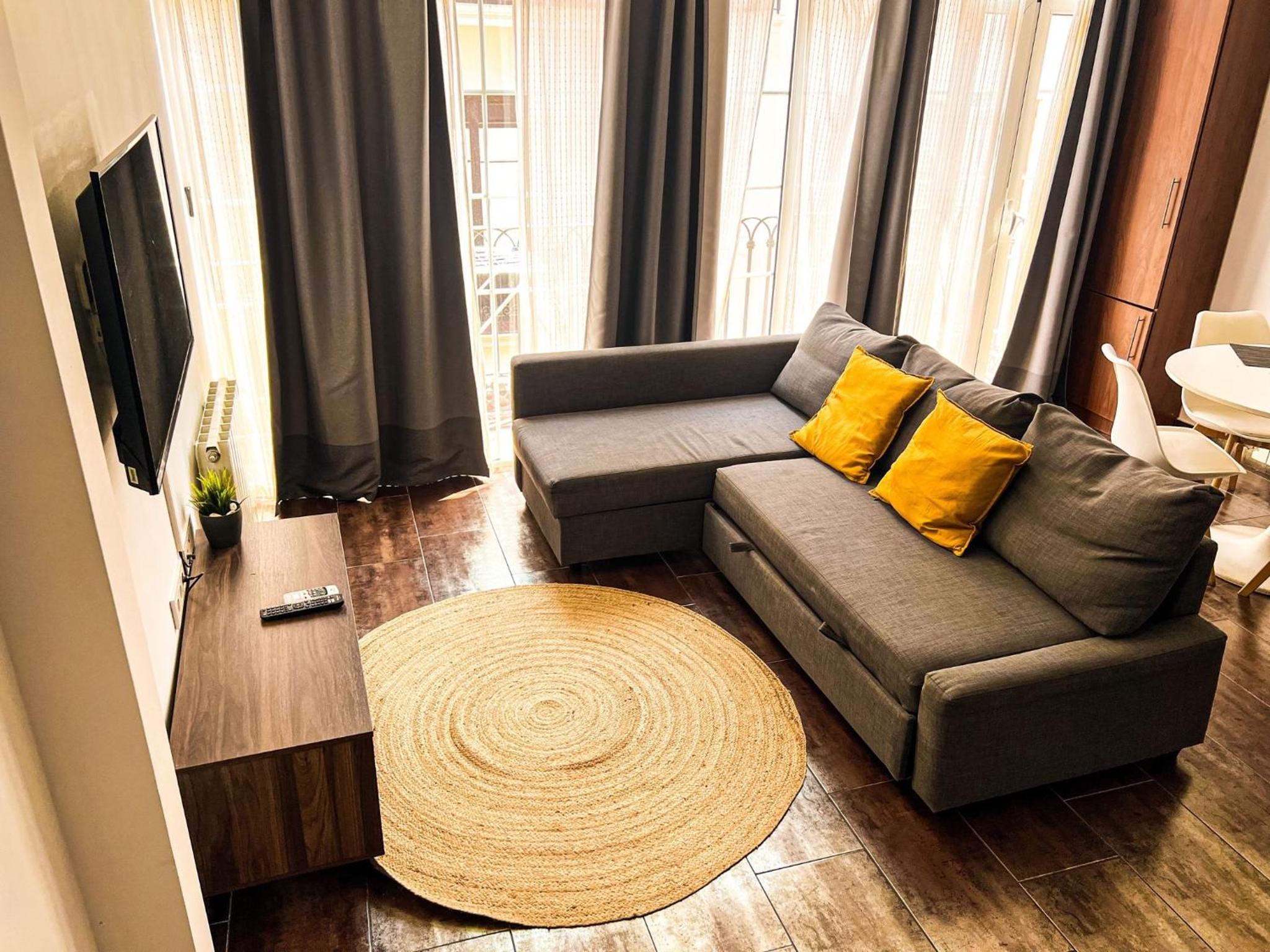 Penthouse Apartment - Photo 3
