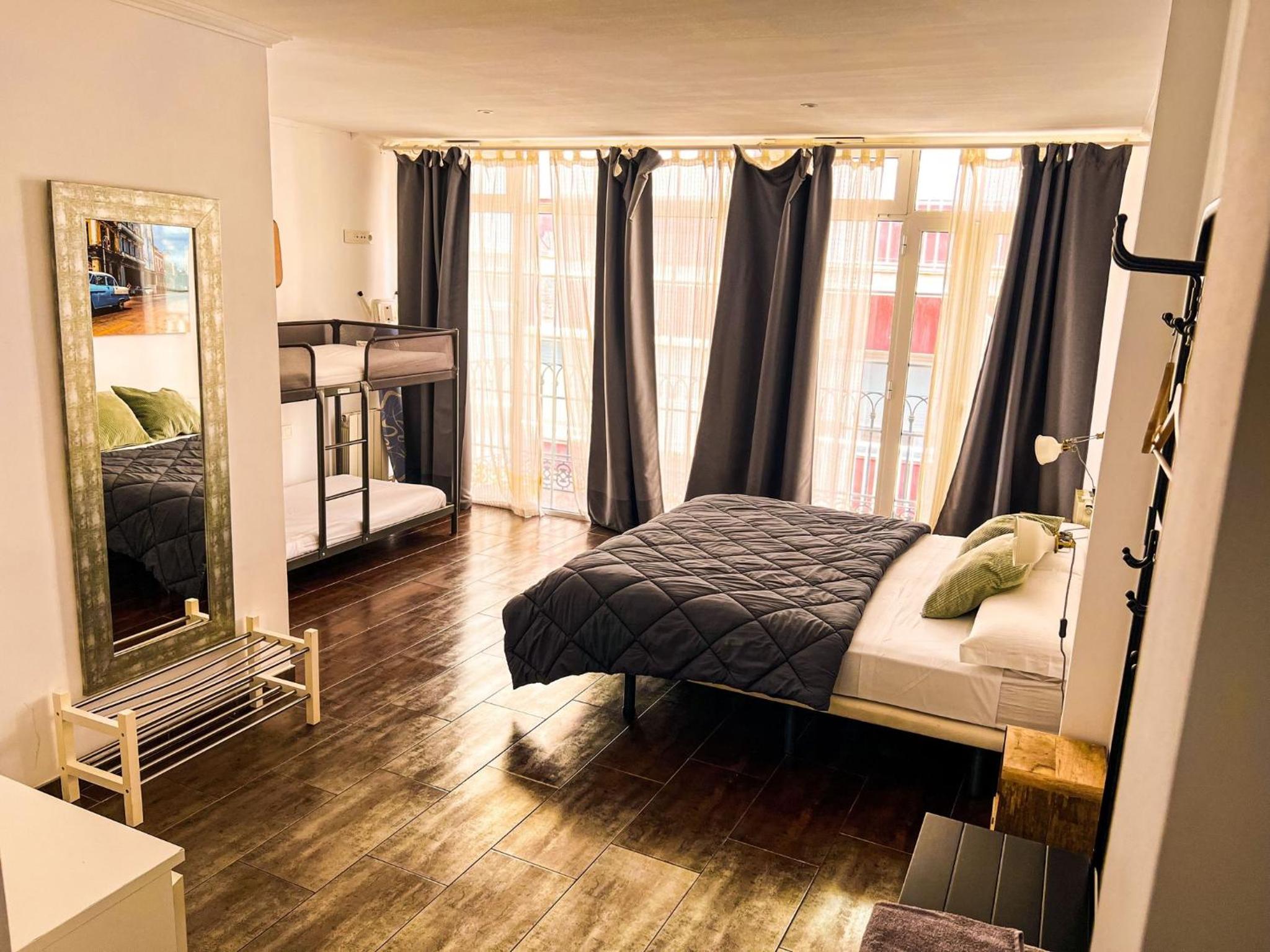 Penthouse Apartment - Photo 7